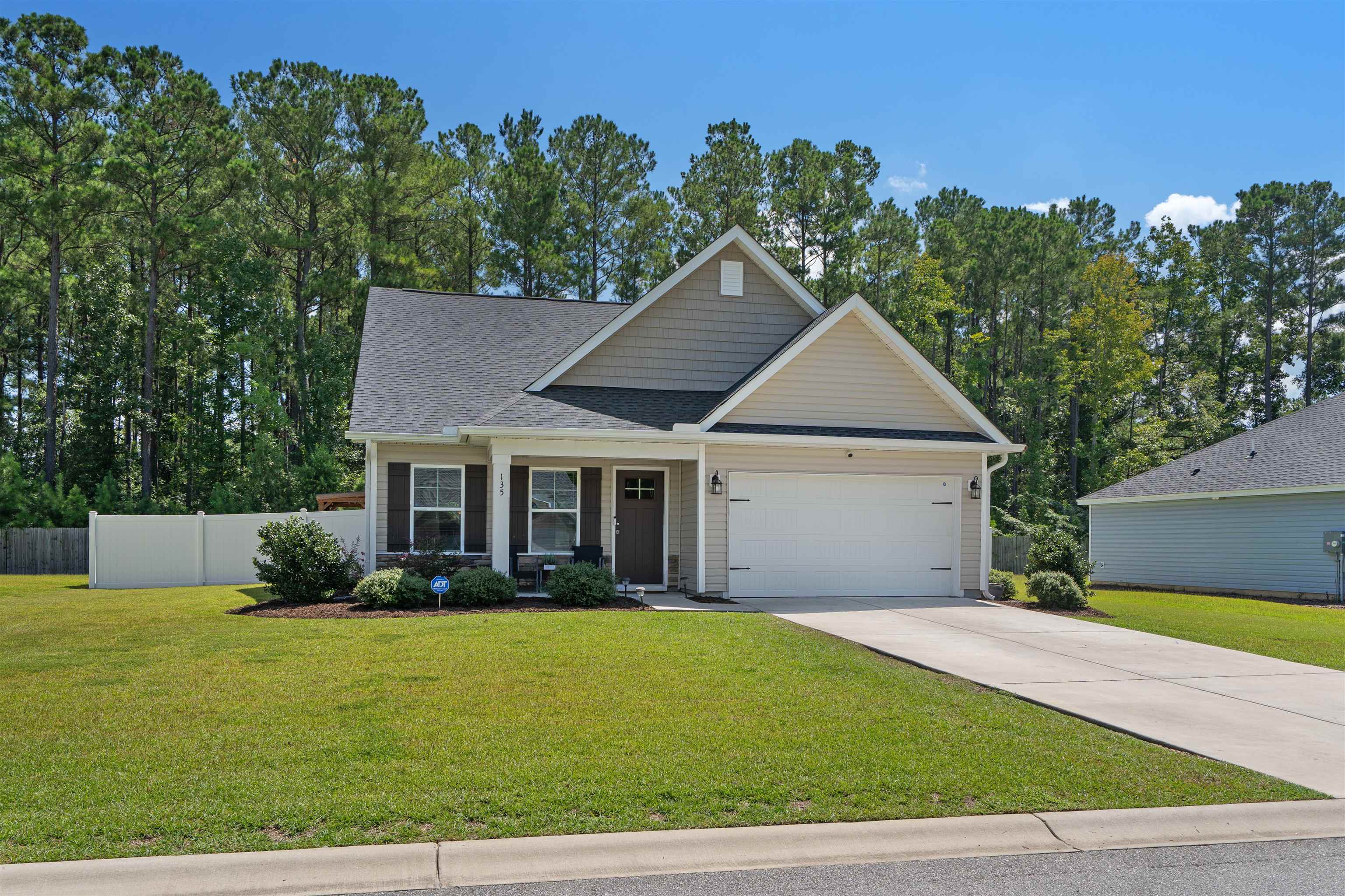 135 Kingston Bluff Dr. Property Photo 2