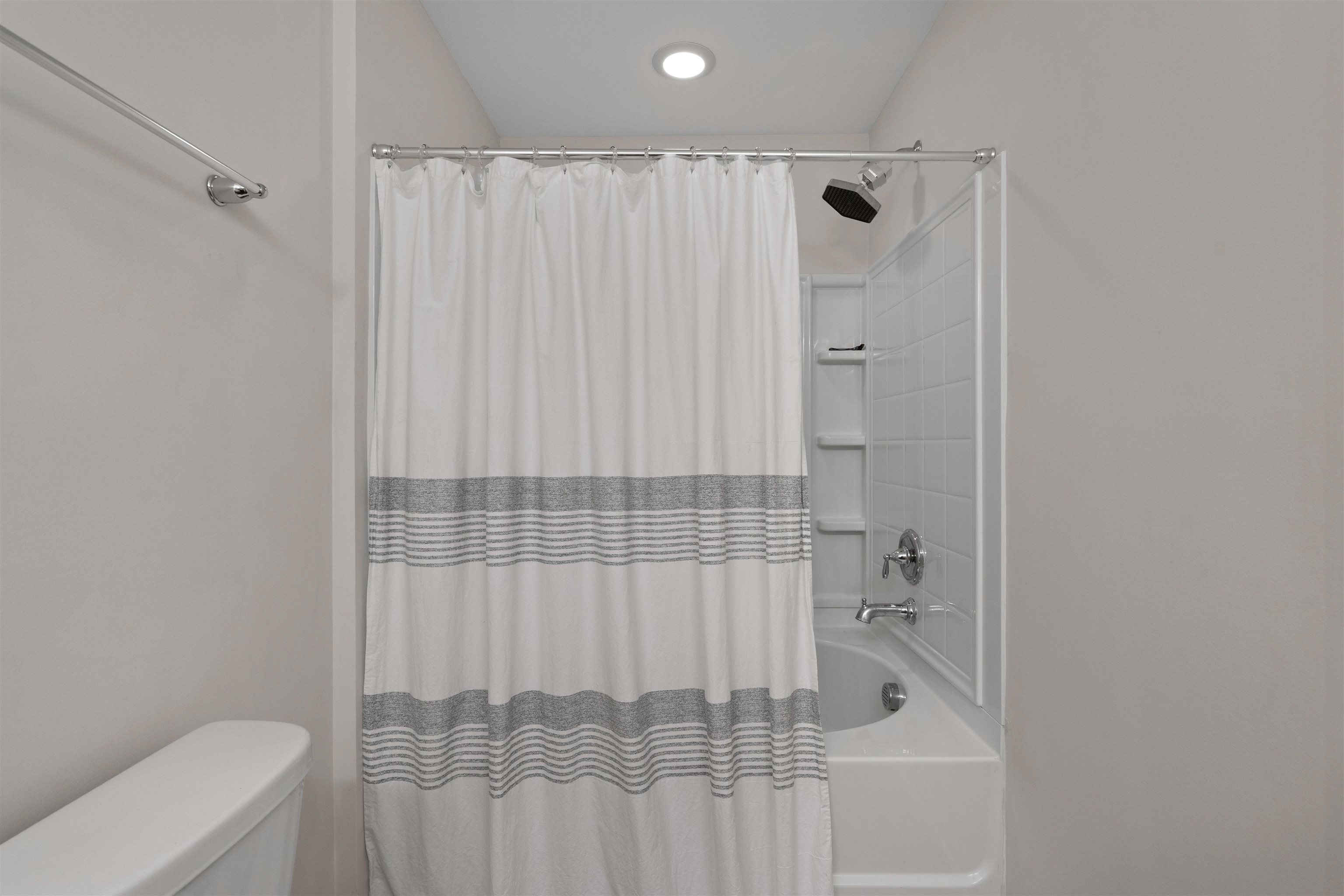 135 Kingston Bluff Dr. Property Photo 26