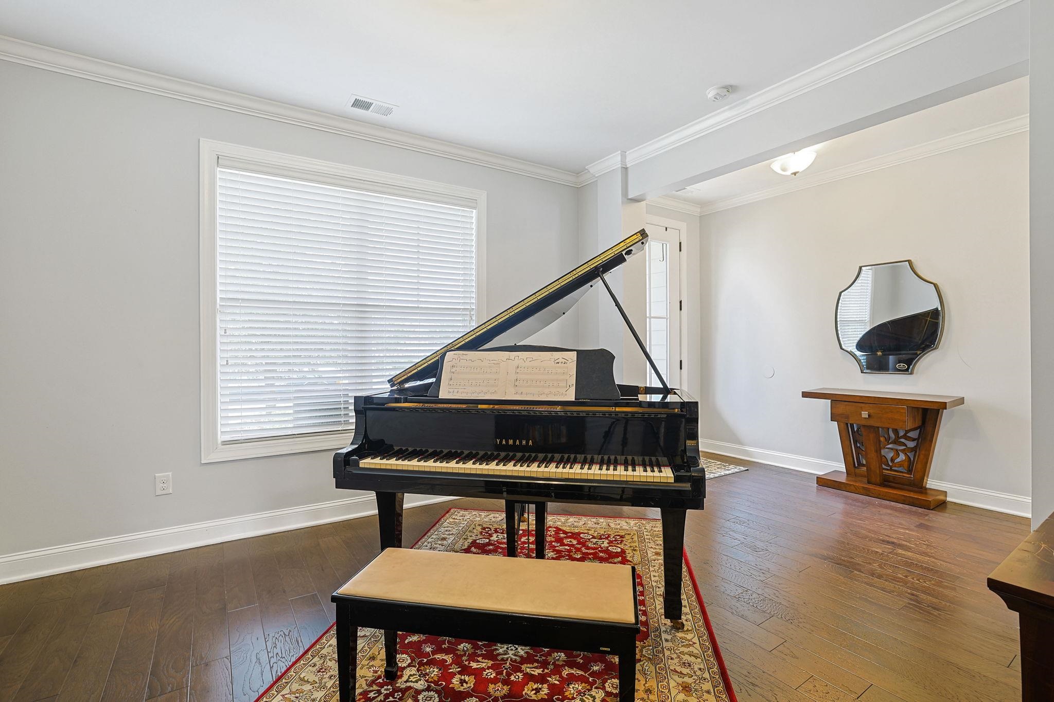 1187 Culbertson Ave. Property Photo 6