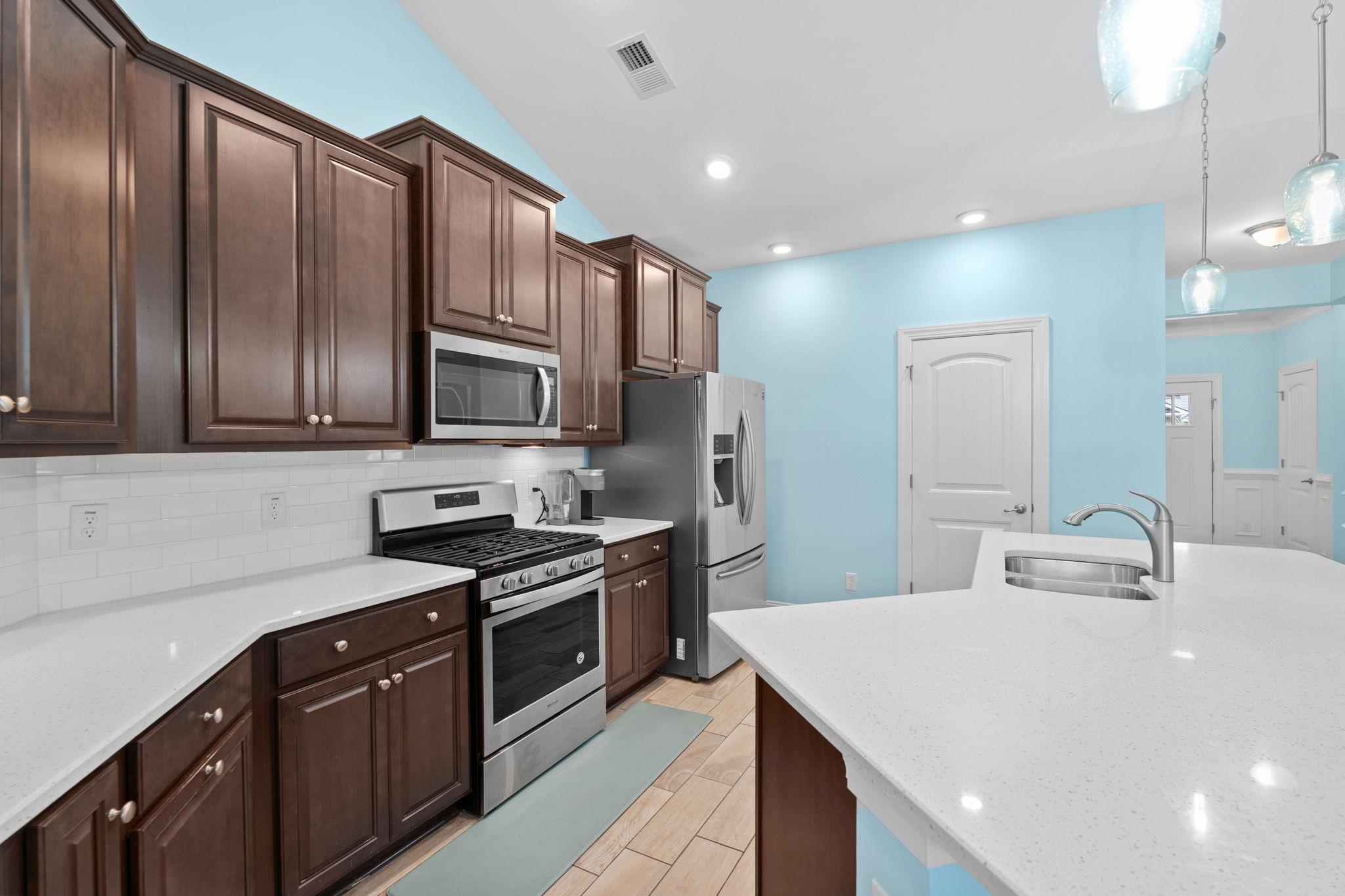 783 Berkshire Ave. Property Photo 24