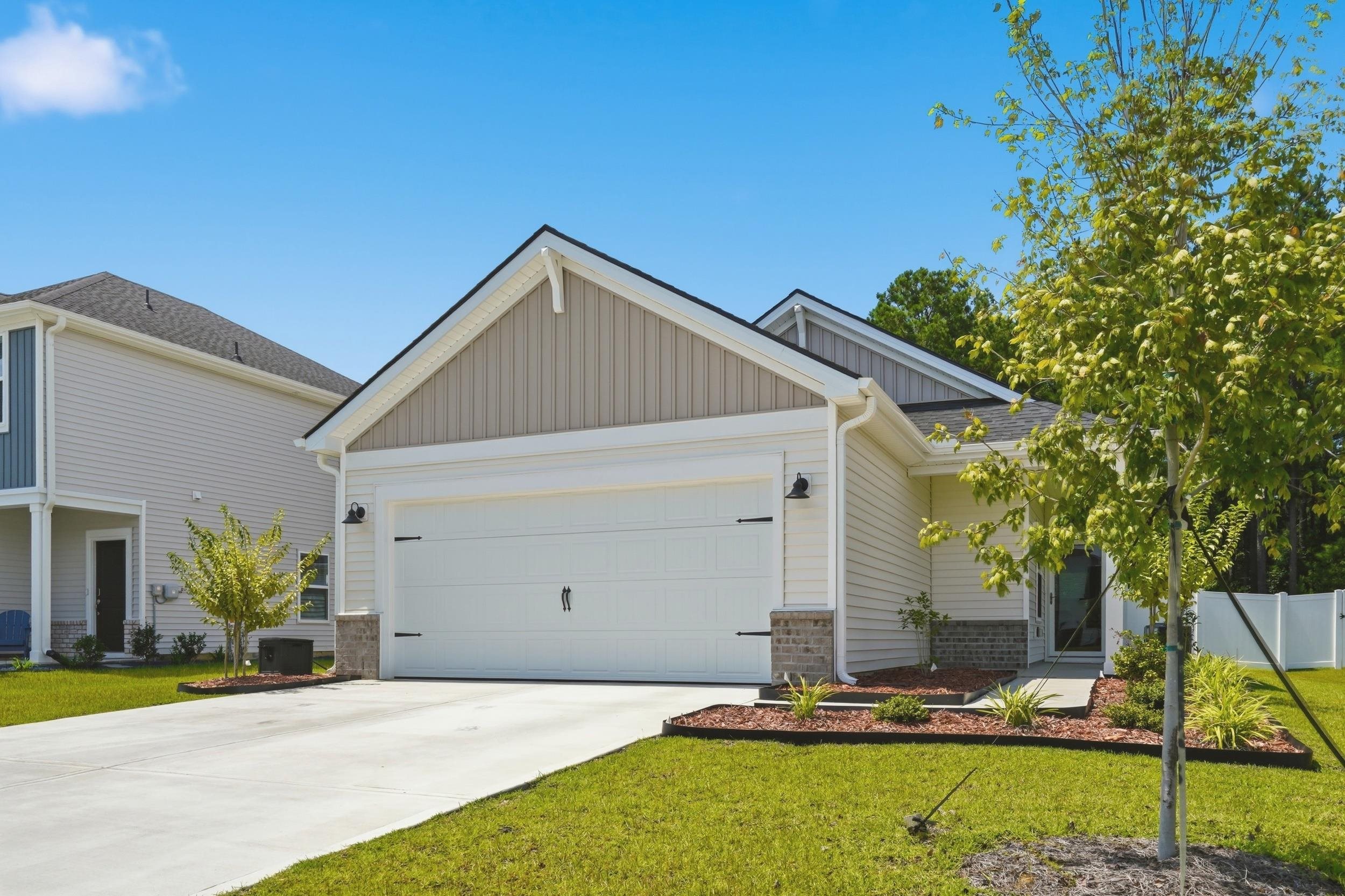 1105 Lauryn Oak Loop Property Photo 2