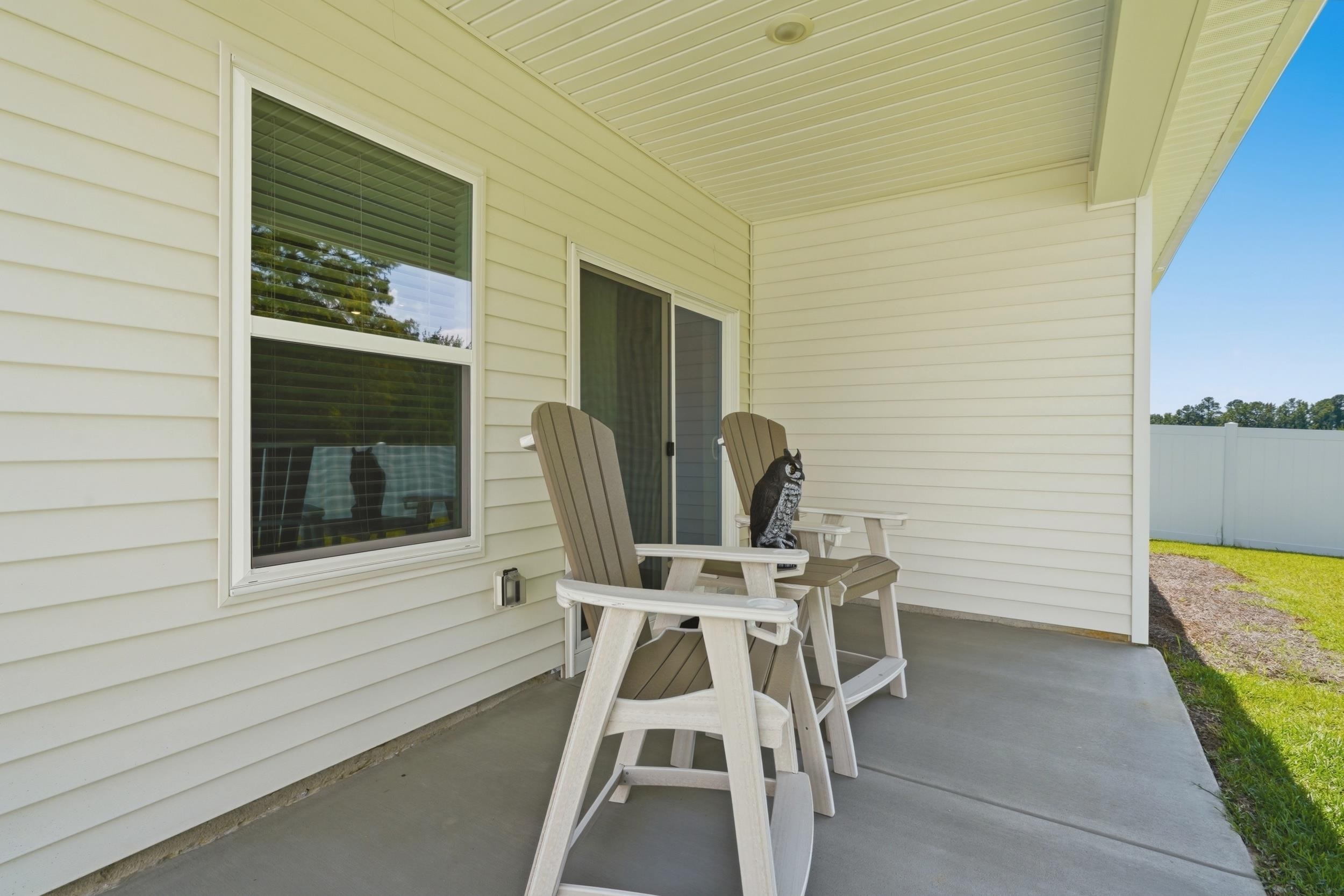 1105 Lauryn Oak Loop Property Photo 3