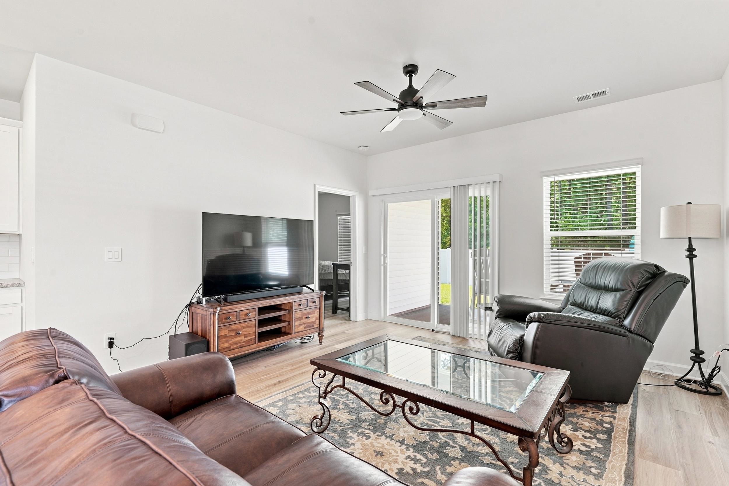 1105 Lauryn Oak Loop Property Photo 4