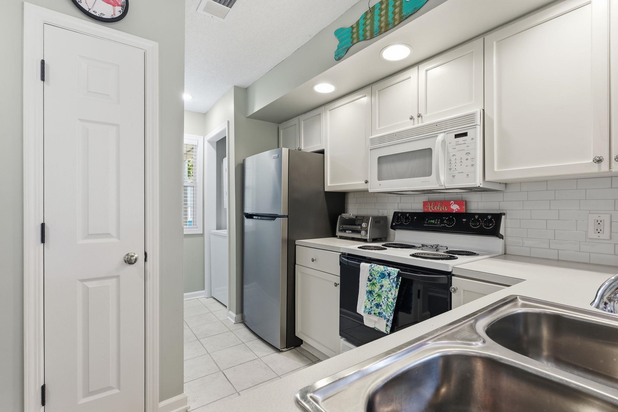4420 Eastport Blvd. Property Photo 6
