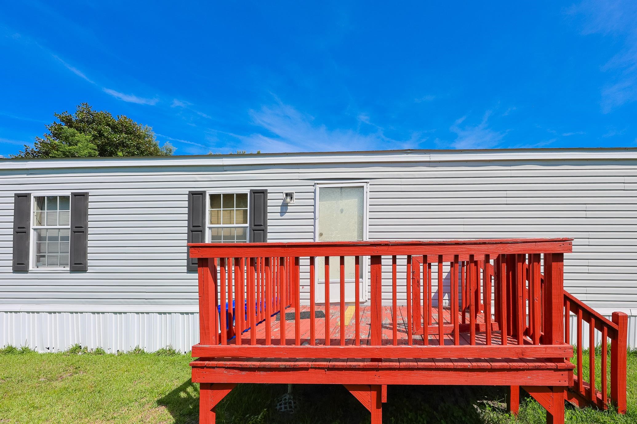 2100 Highway 15 Property Photo 2