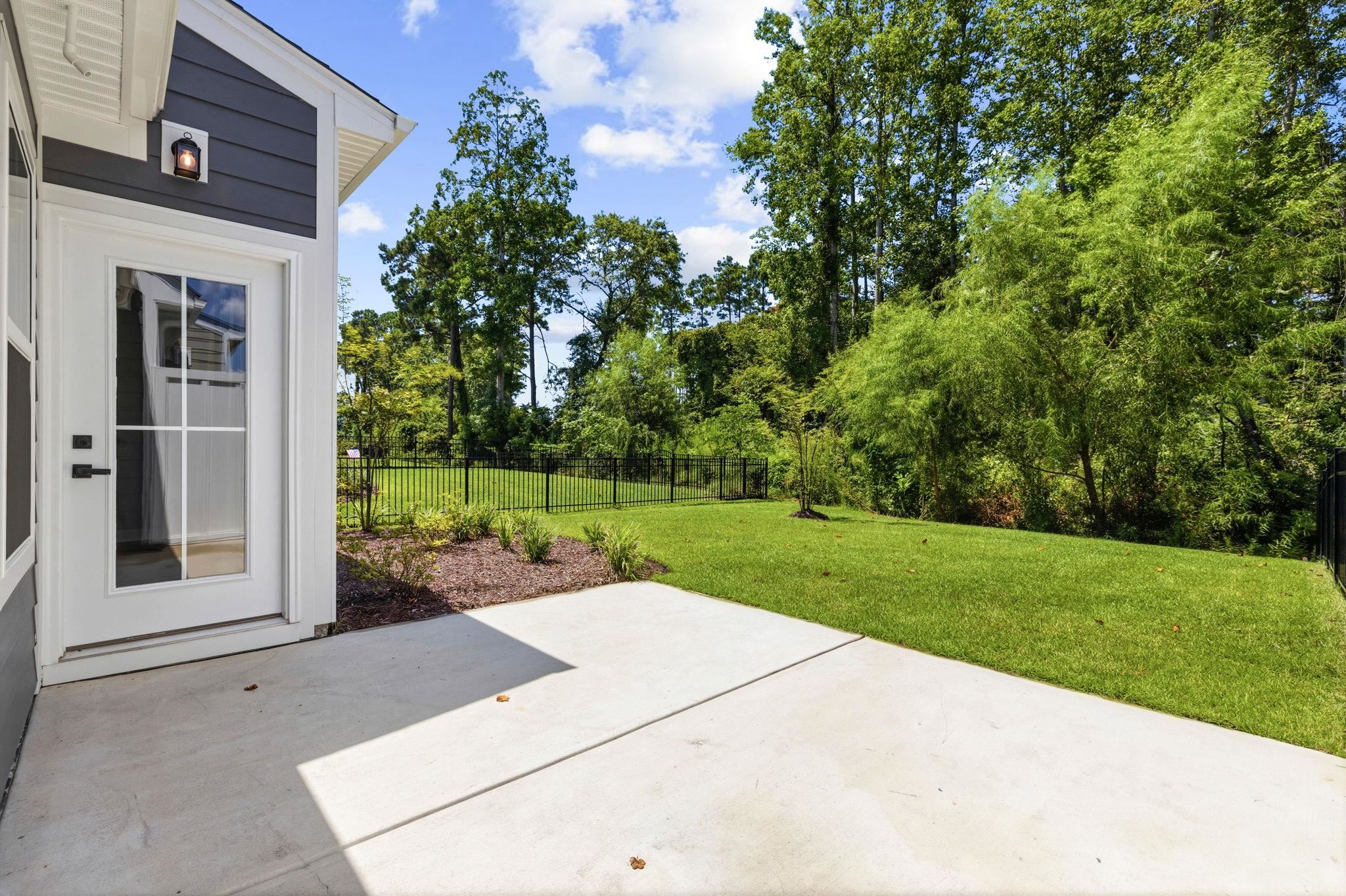 2521 Elowen Ln. Property Photo 5