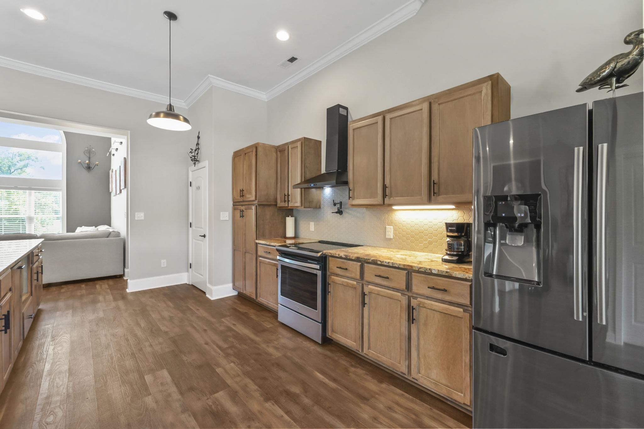 994 Folly Rd. Property Photo 8