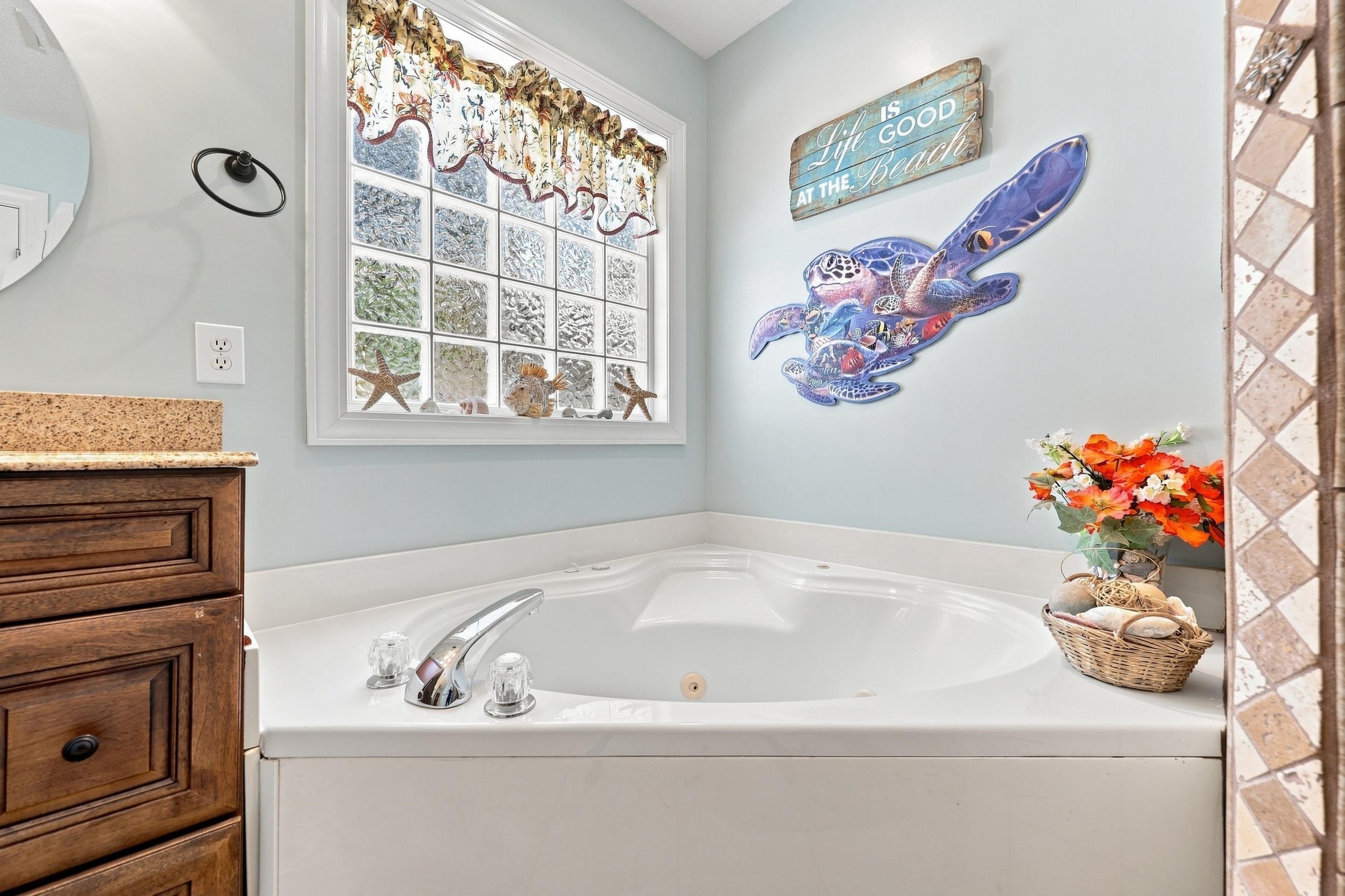 4314 Windy Heights Dr. Property Photo 24