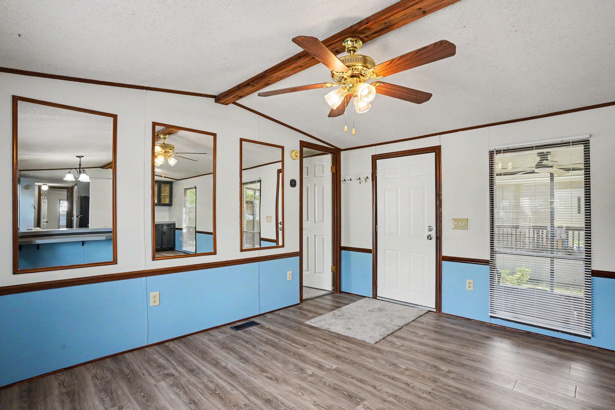 1525 Virgo Ln. Property Photo 4