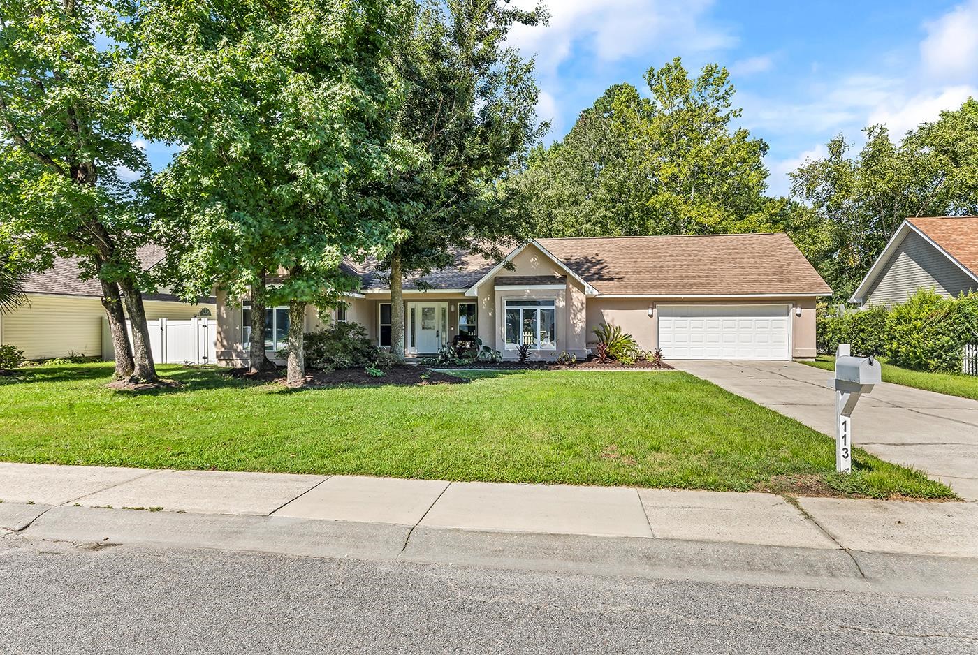 113 Ashton Circle Property Photo 1