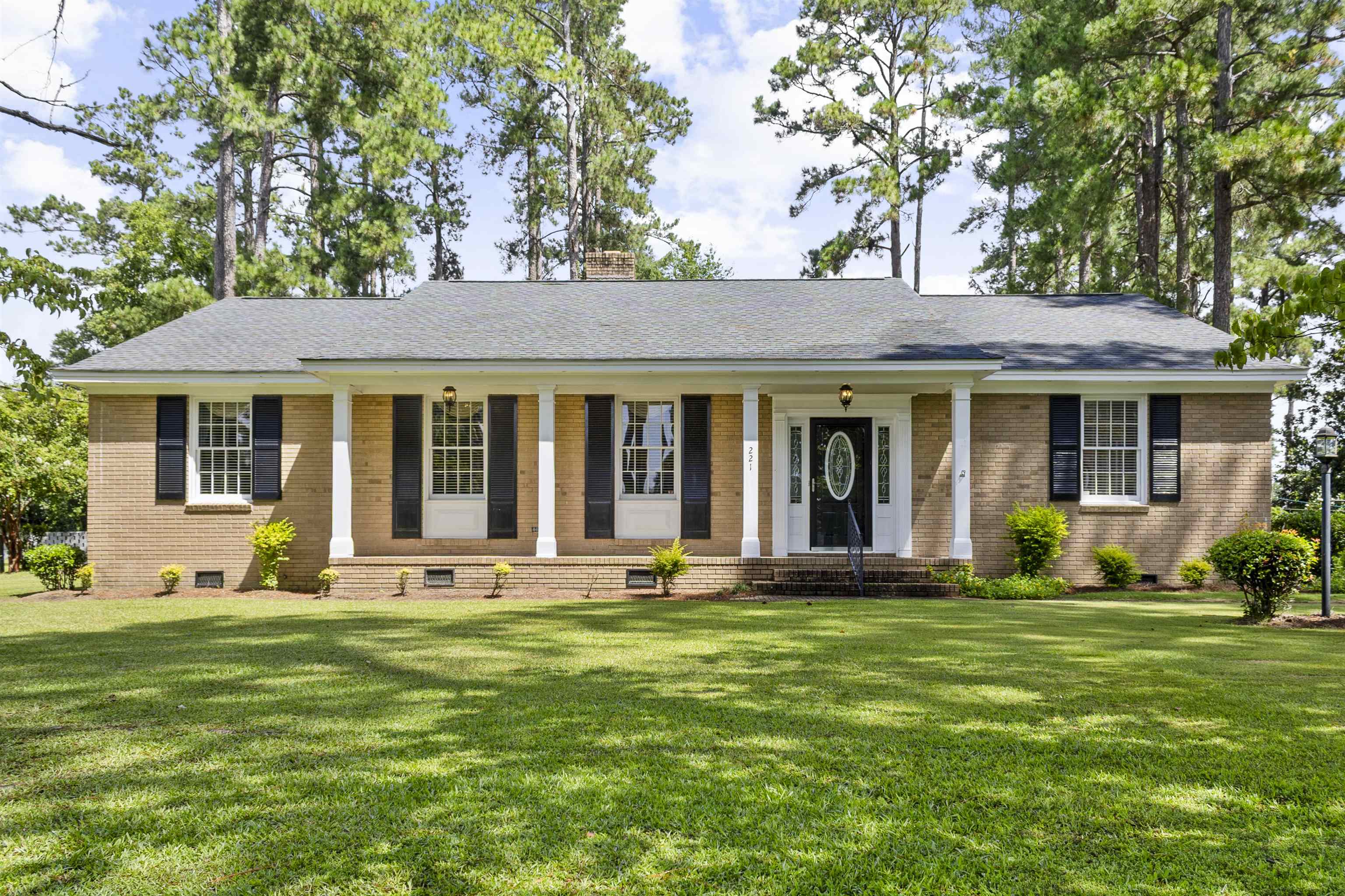221 Azalea Dr. Property Photo