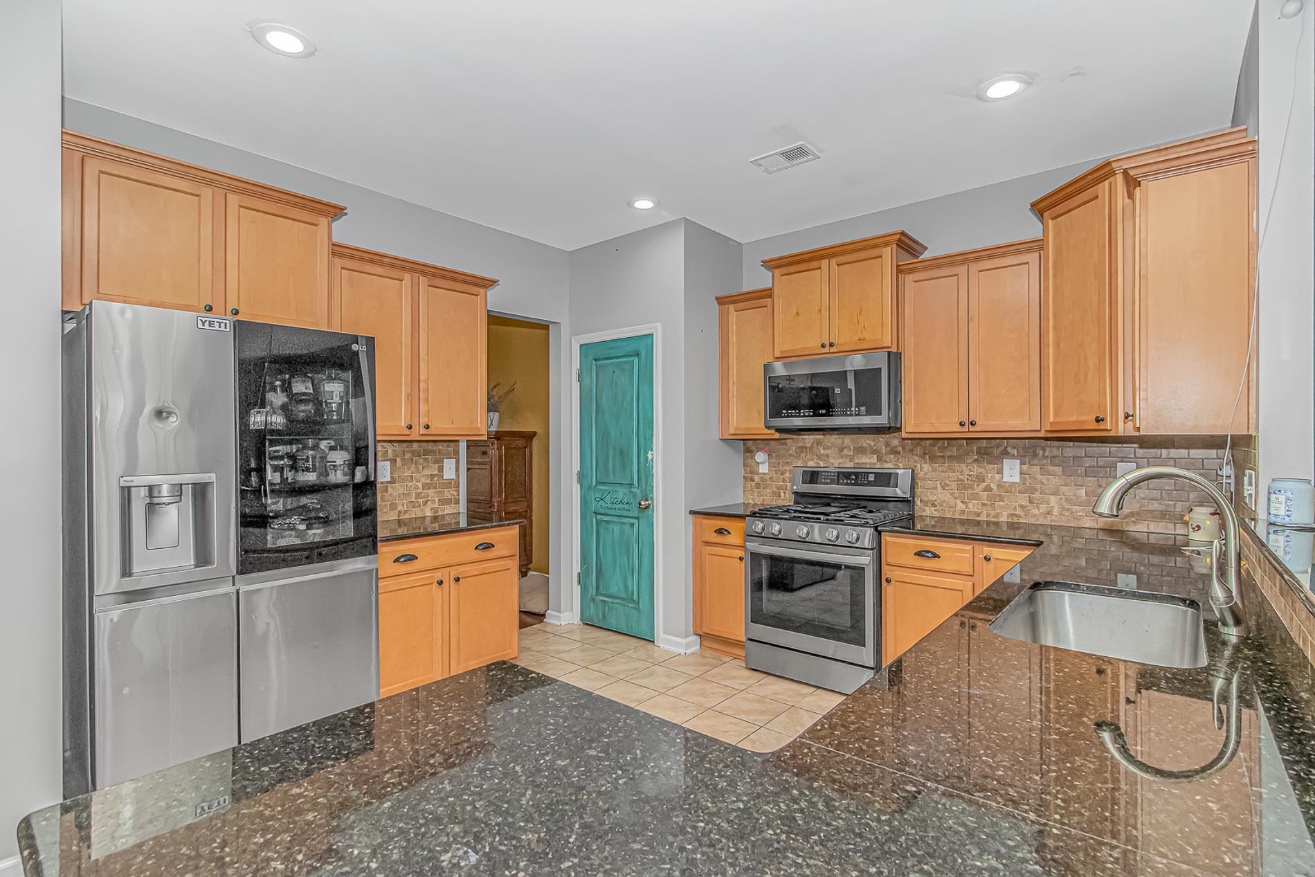 505 Oak Pond Ct. Property Photo 8