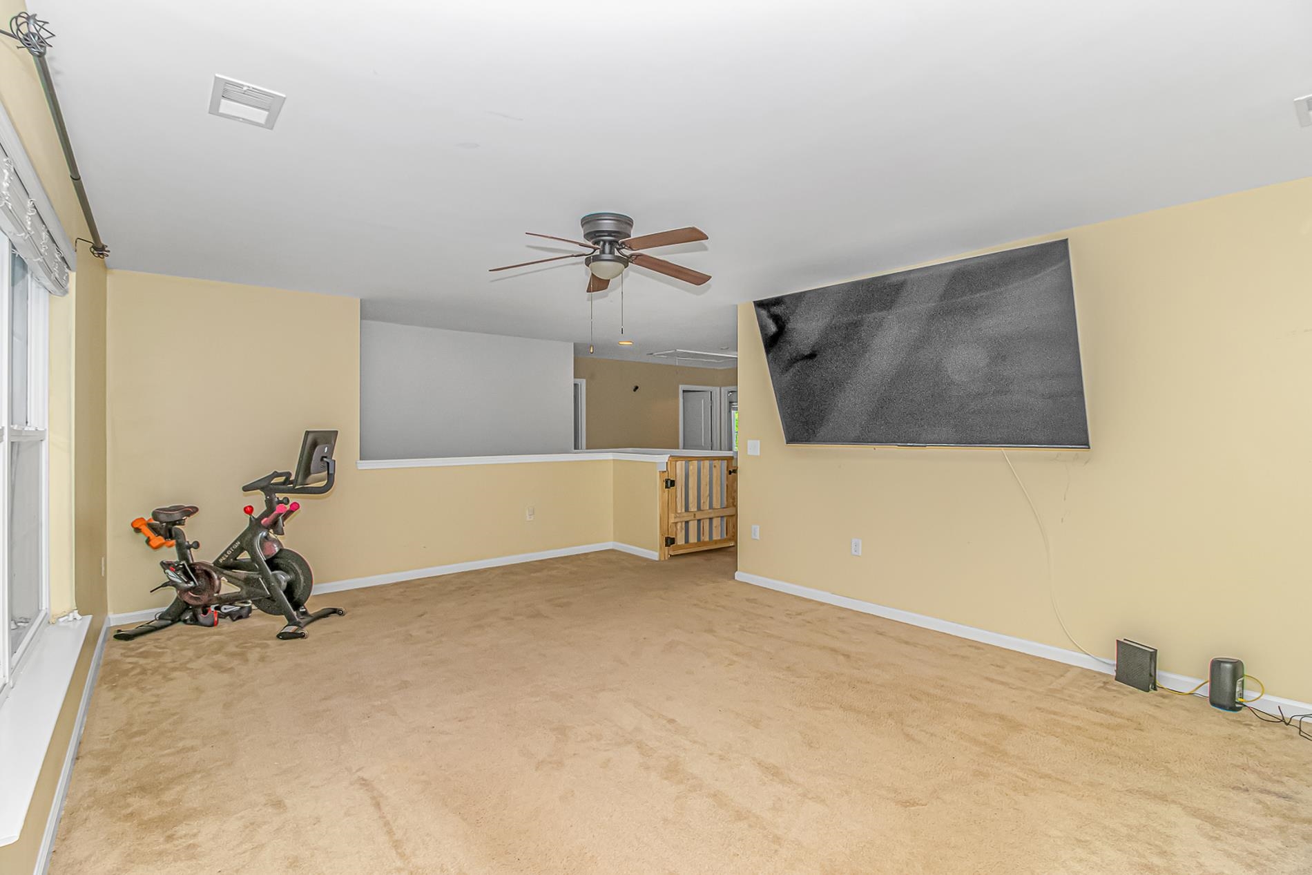 505 Oak Pond Ct. Property Photo 20