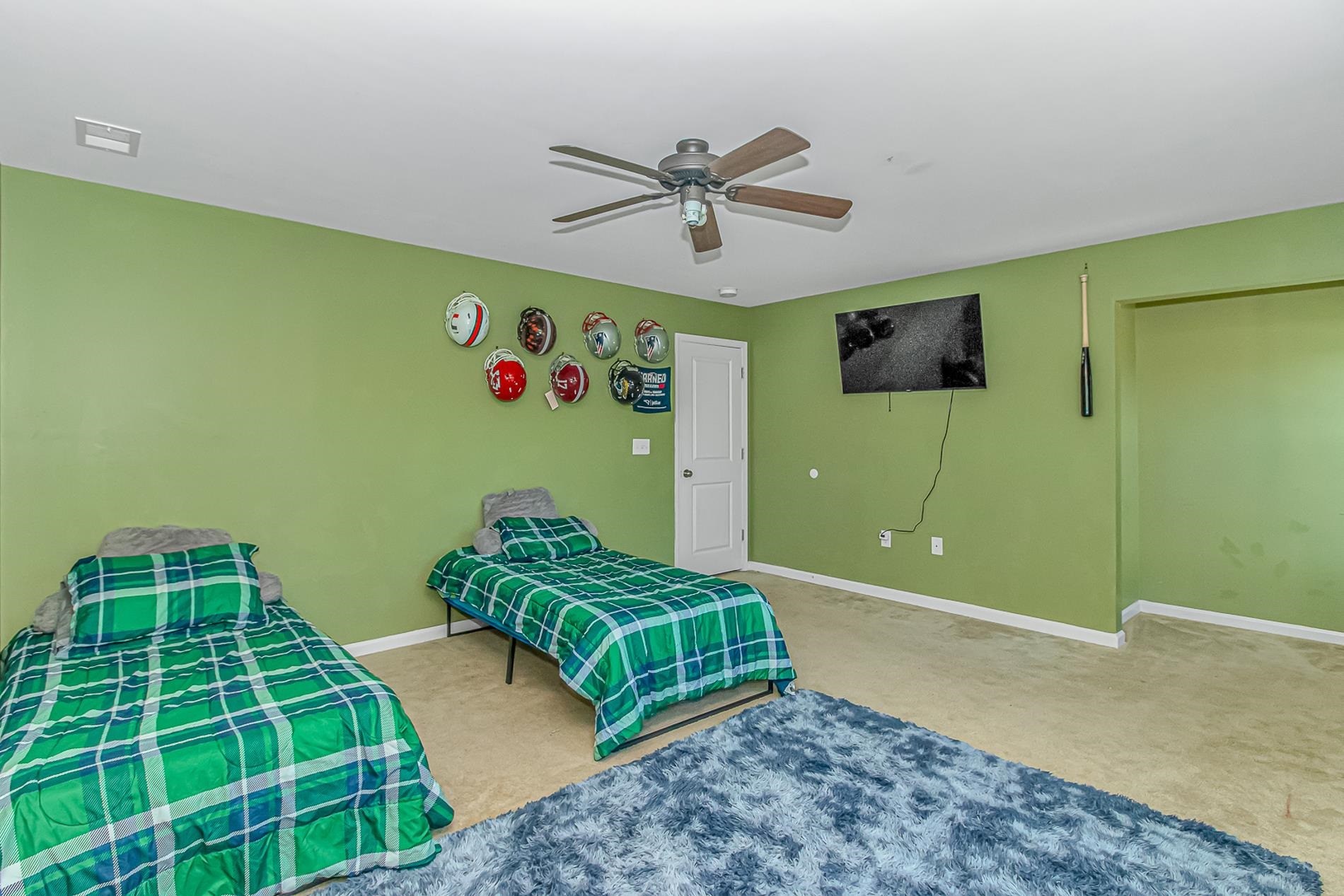 505 Oak Pond Ct. Property Photo 33