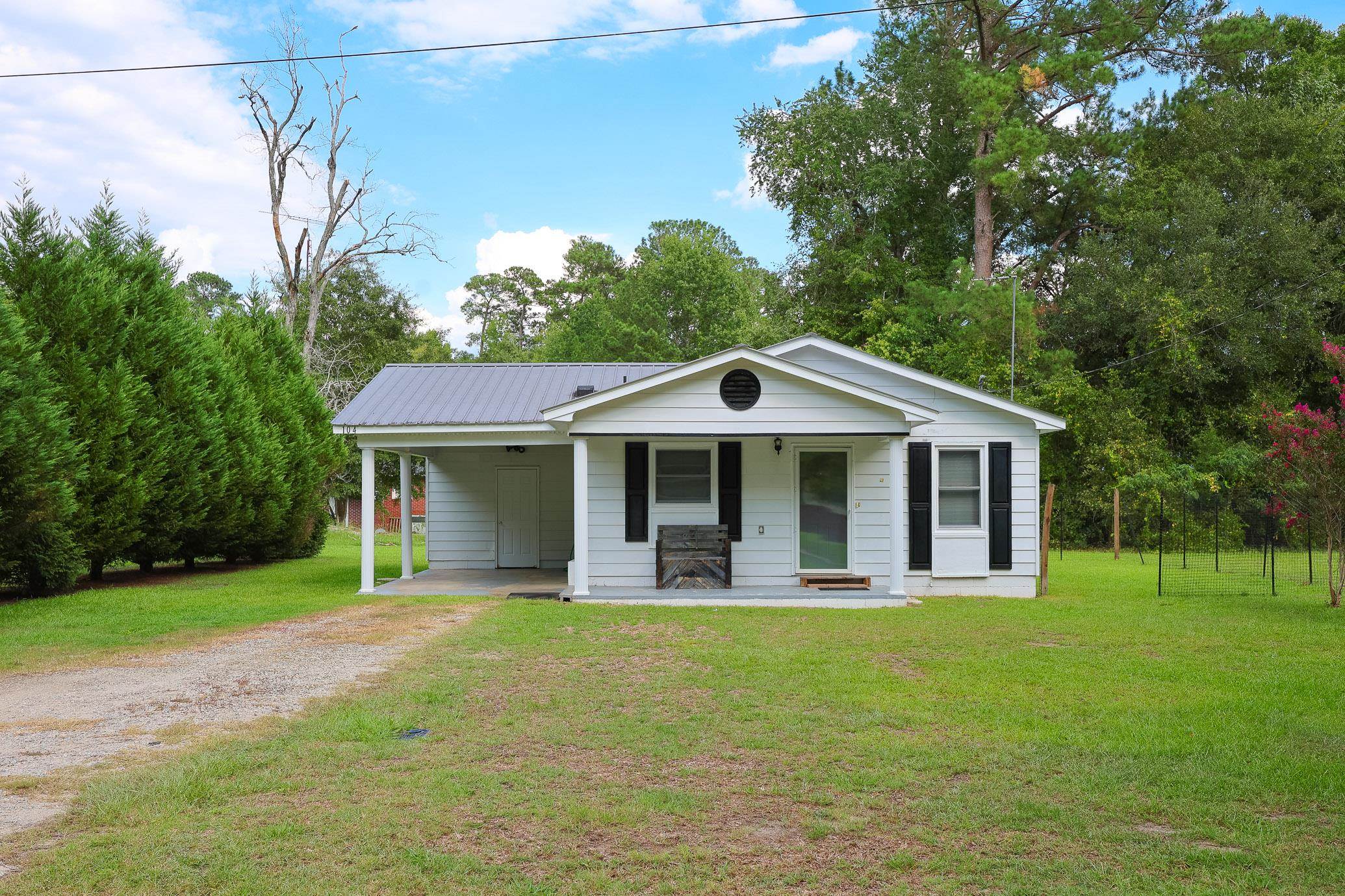 104 S Eaddy St. Property Photo 1