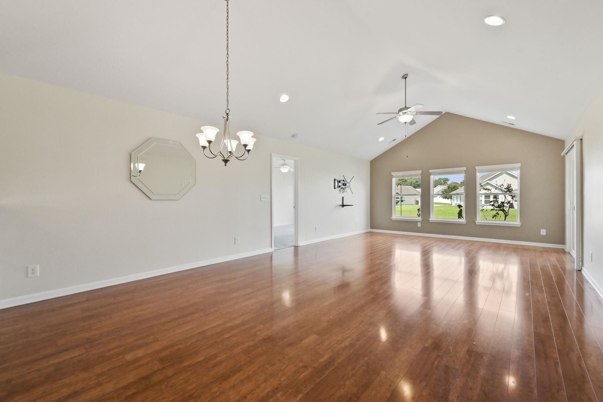 1446 Registry Dr. Property Photo 5