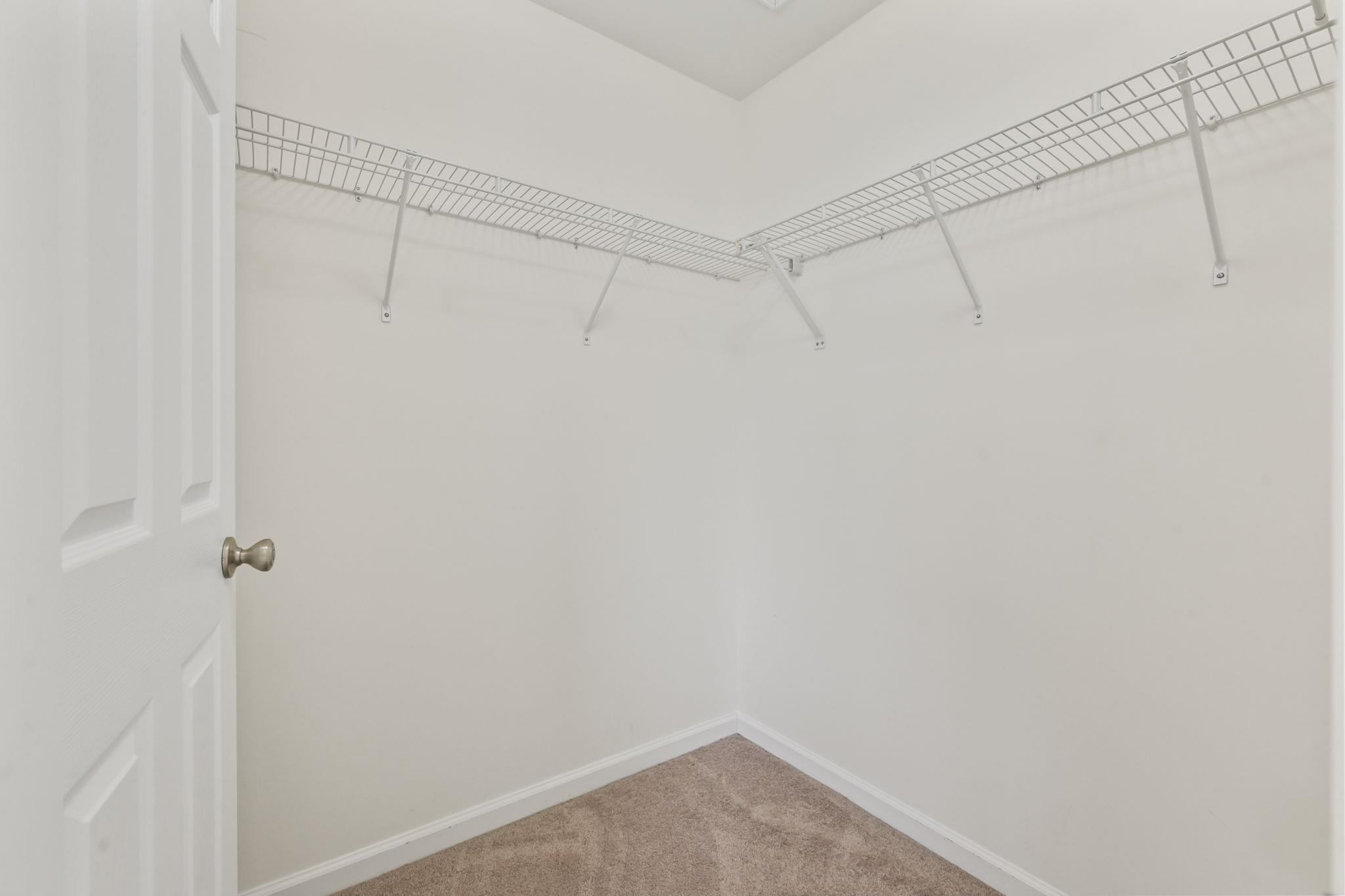 1446 Registry Dr. Property Photo 17