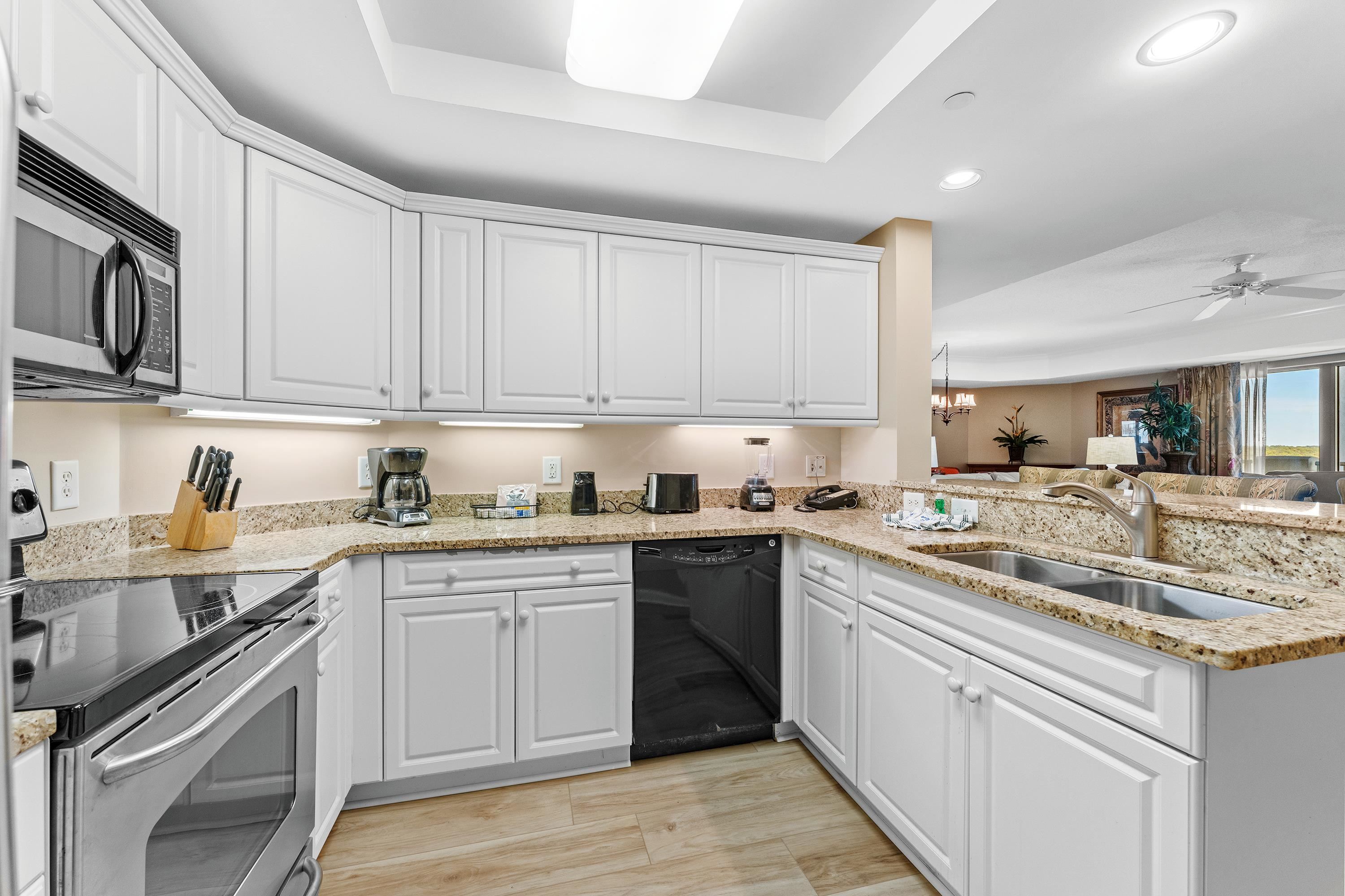 9994 Beach Club Dr. Property Photo 17