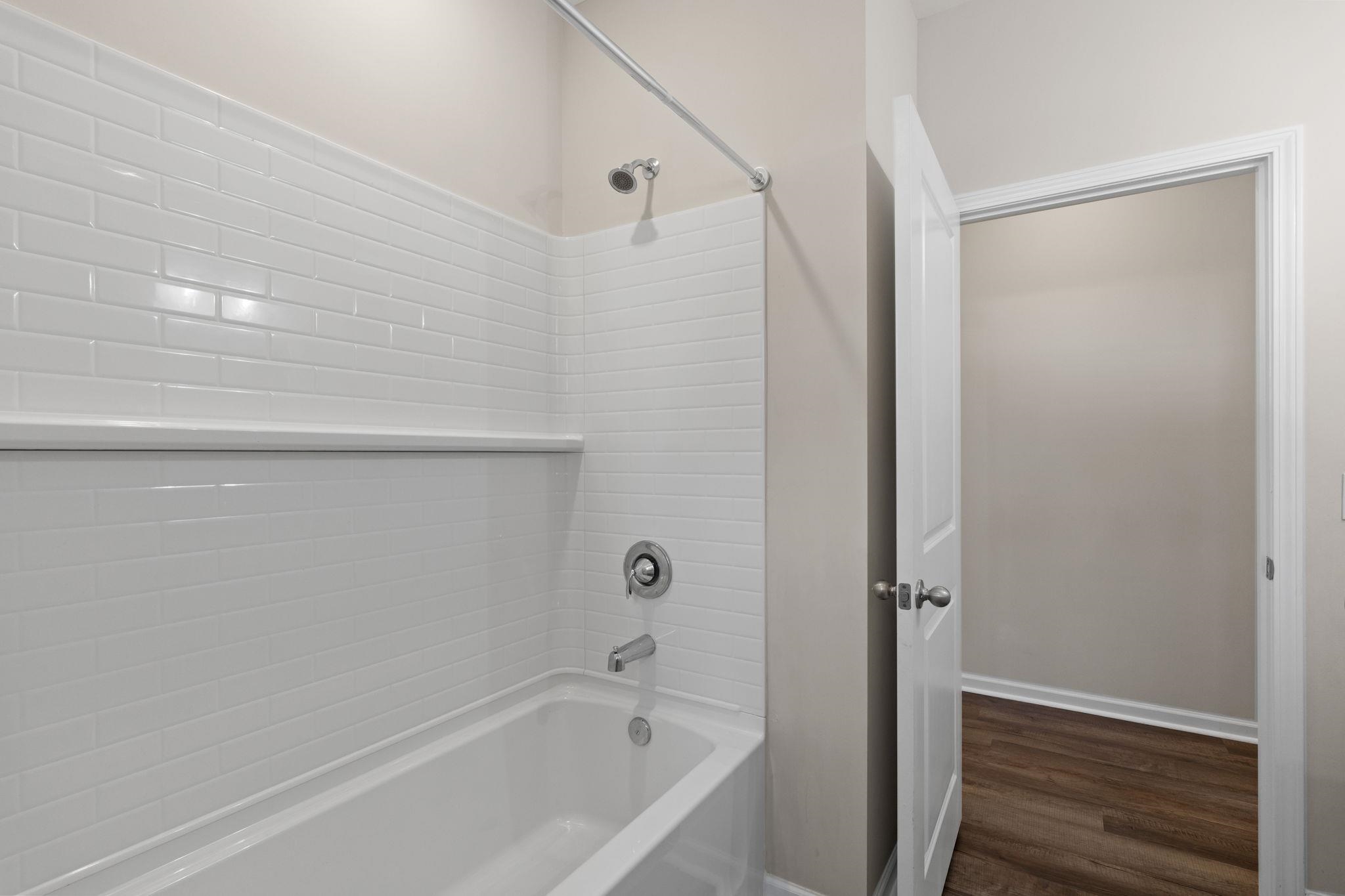 115 Avery Woods Dr. Property Photo 18