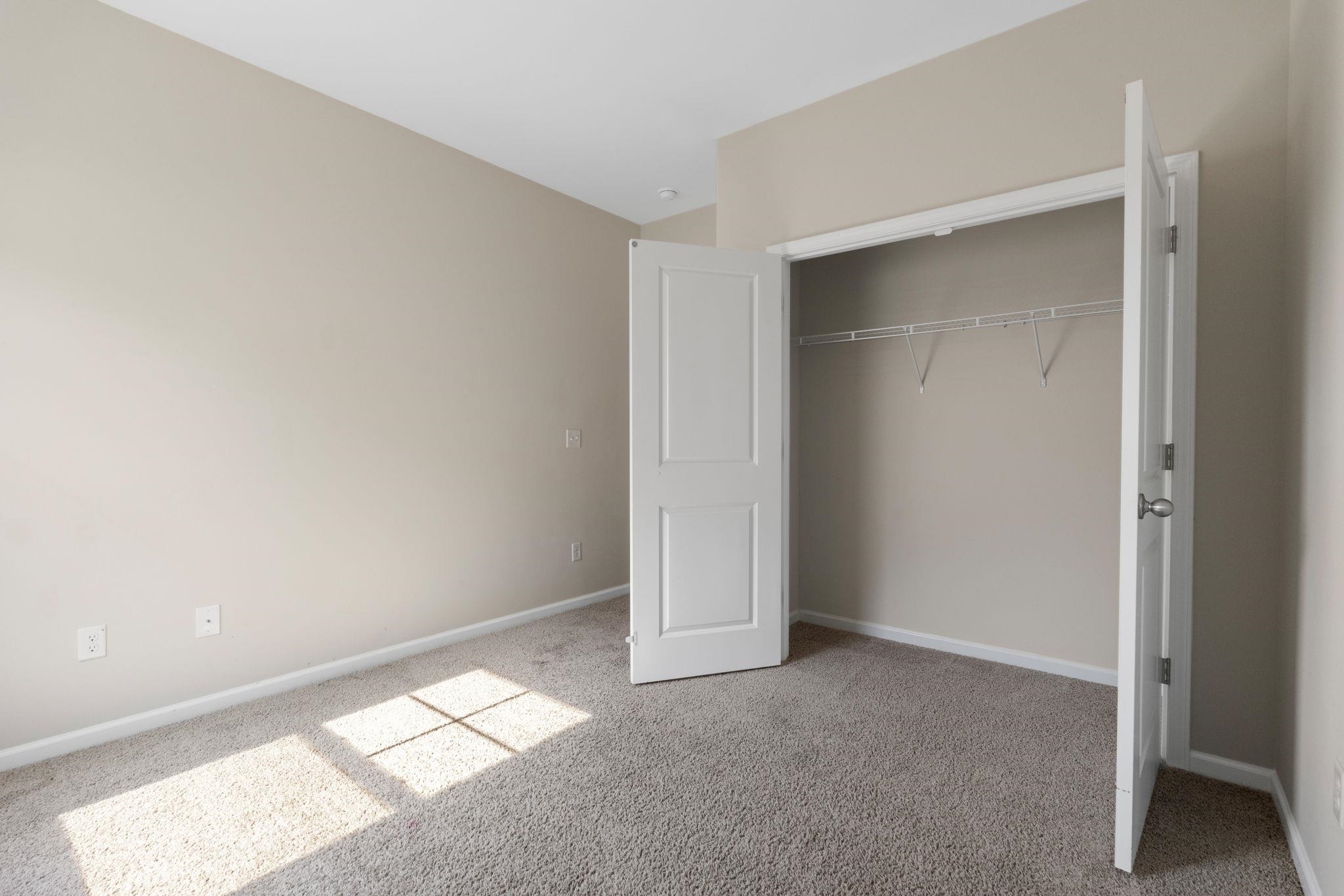 115 Avery Woods Dr. Property Photo 21