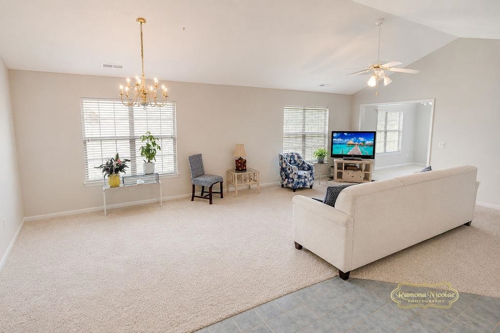 525 Drake Ln. Property Photo 2
