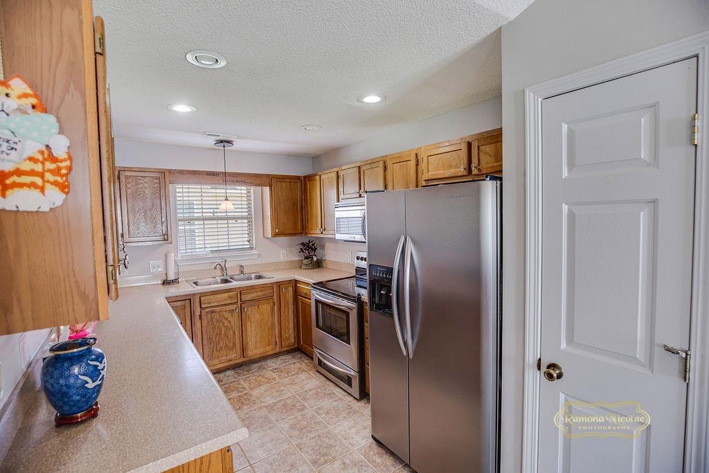 525 Drake Ln. Property Photo 6
