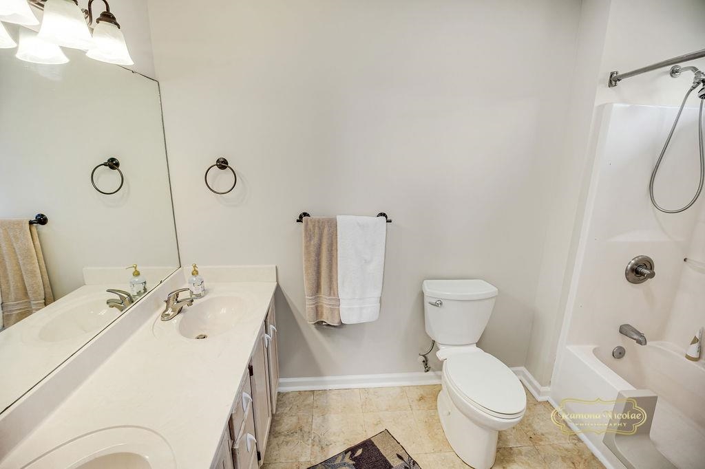 525 Drake Ln. Property Photo 10