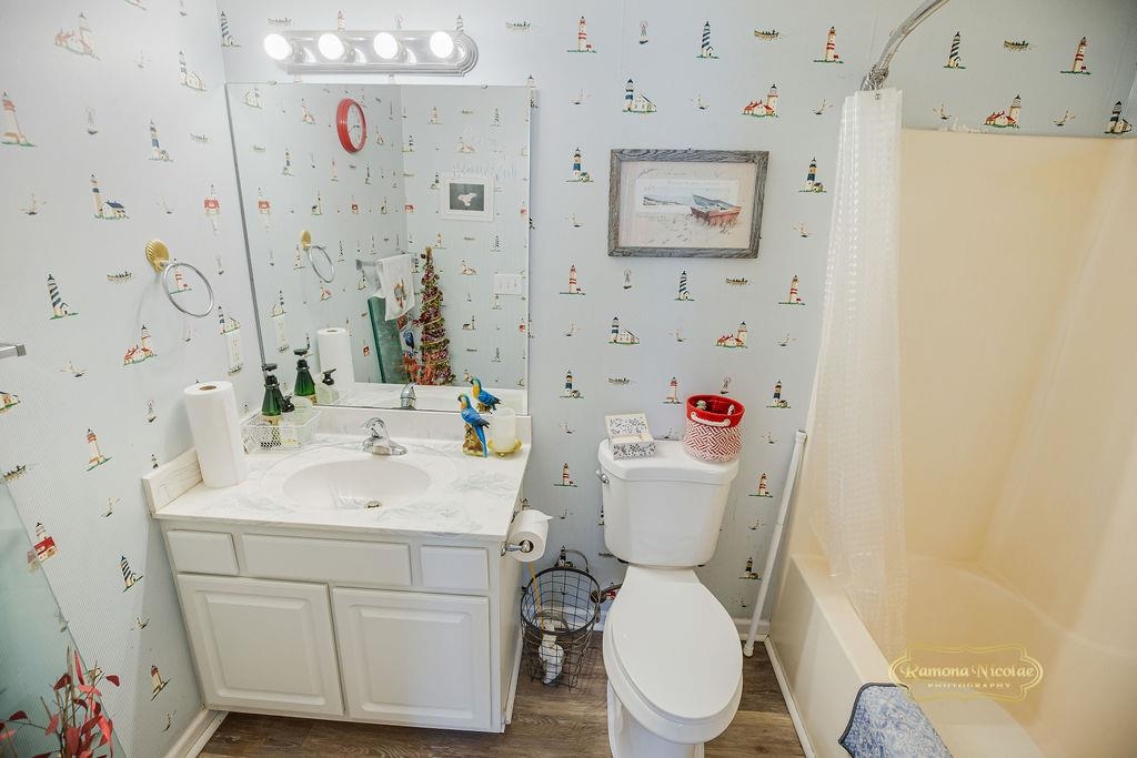 525 Drake Ln. Property Photo 14