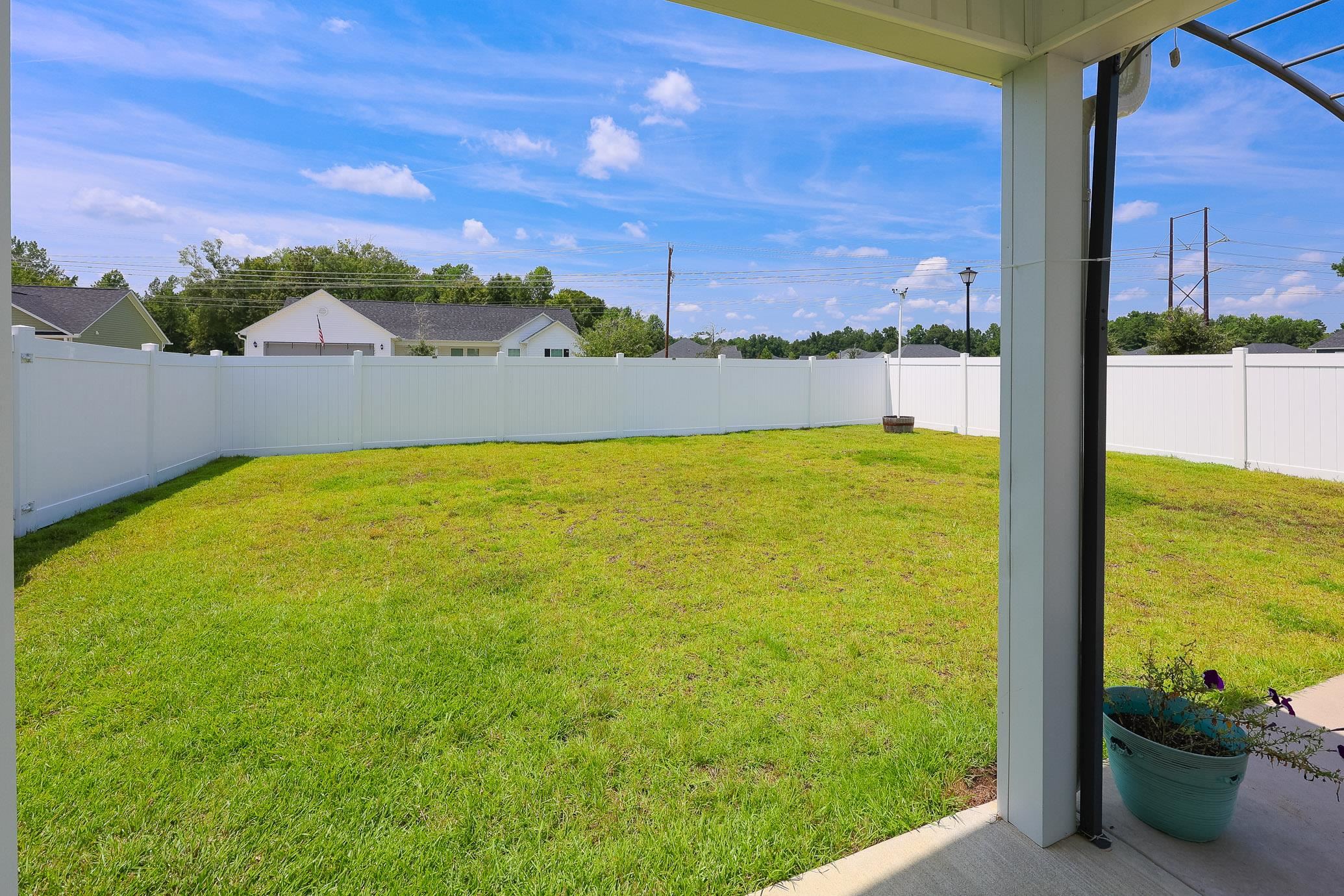 1403 Heirloom Dr. Property Photo 27