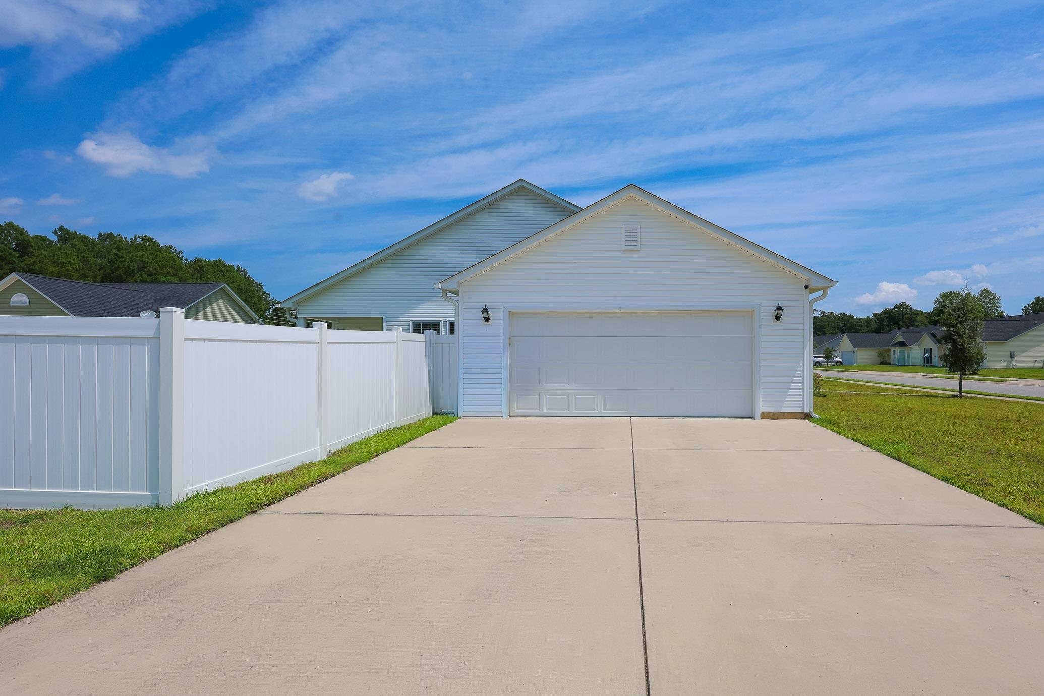 1403 Heirloom Dr. Property Photo 28