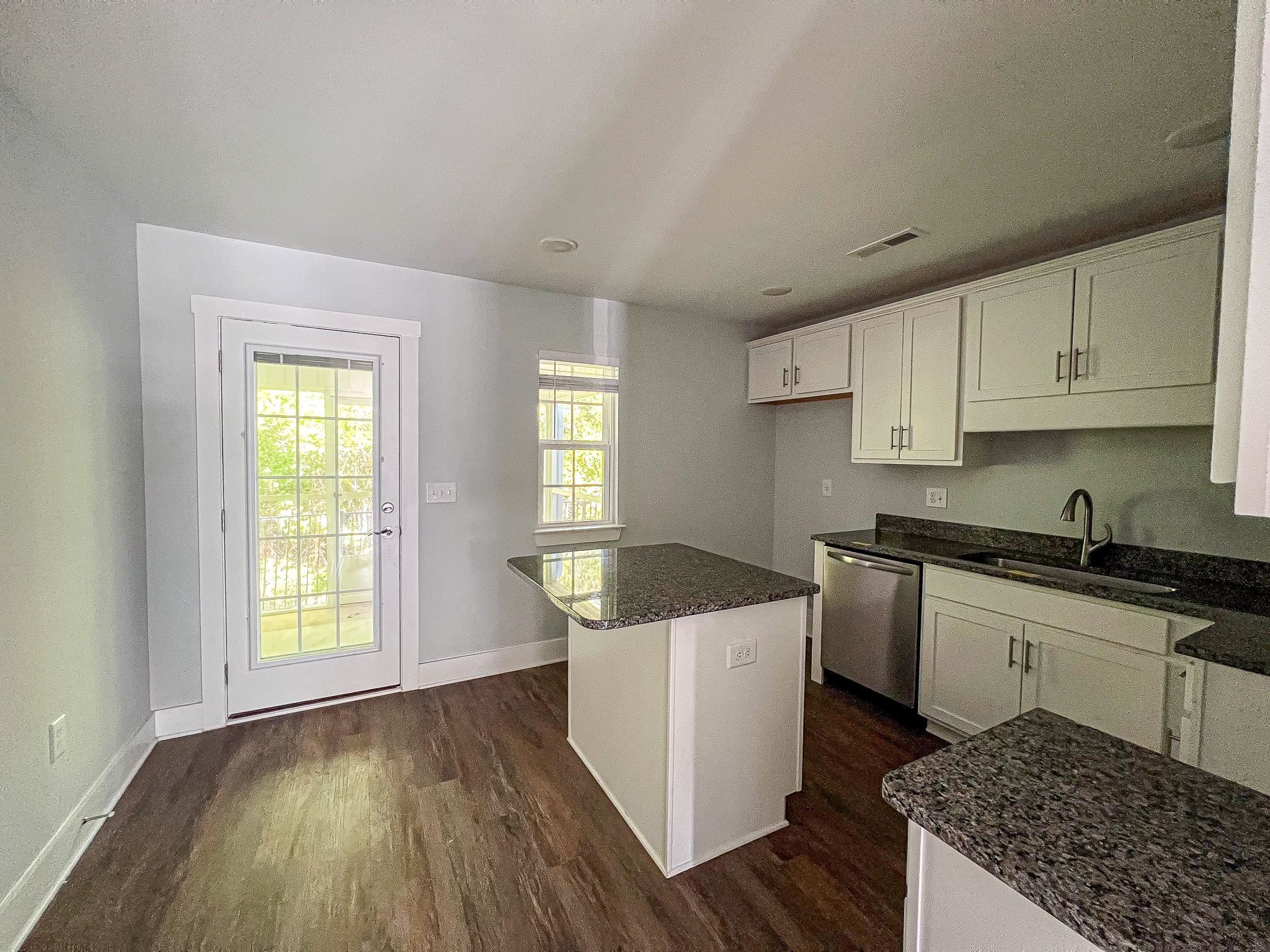 2708 Mercer Dr. Property Photo 5