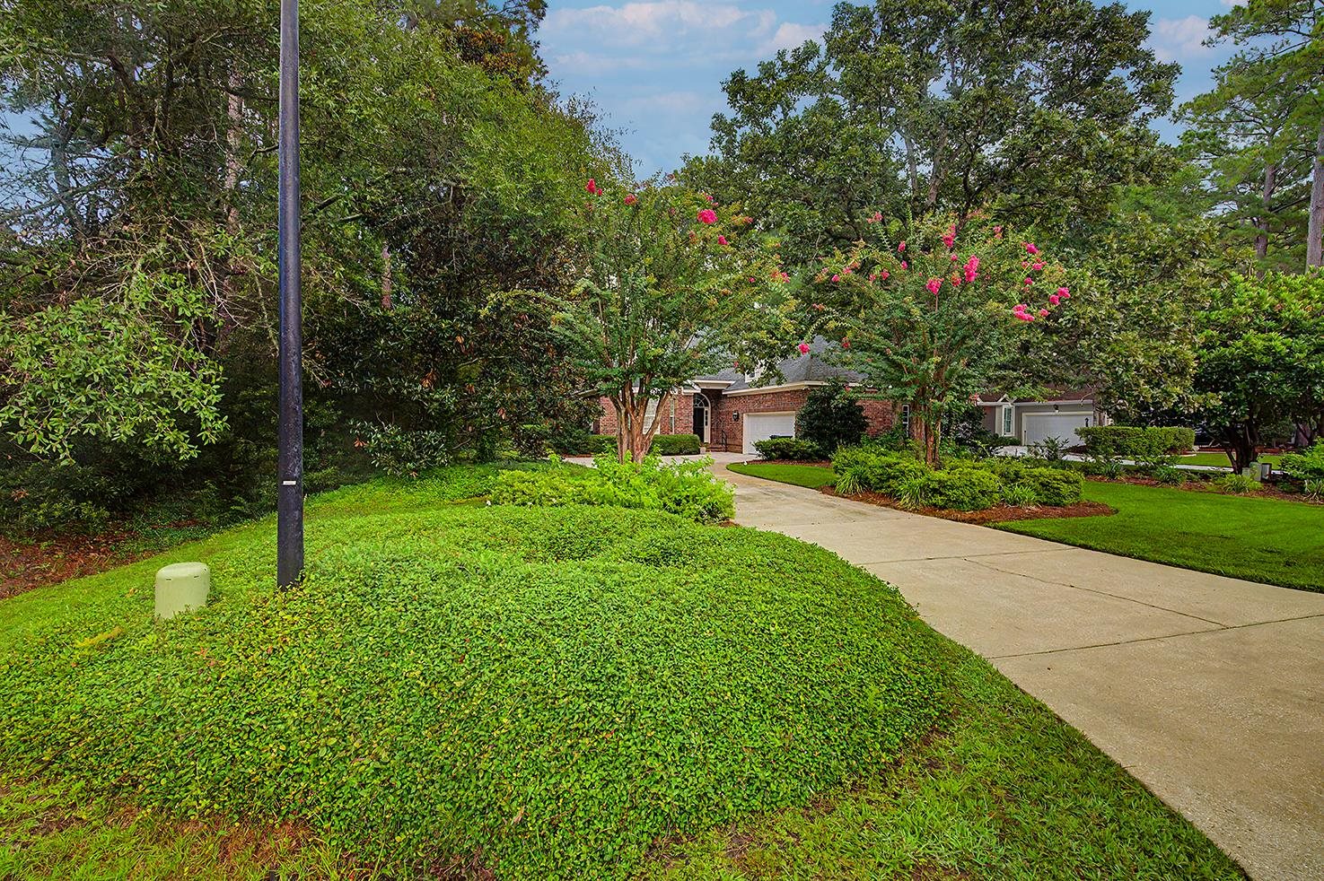380 Doral Dr. Property Photo 2
