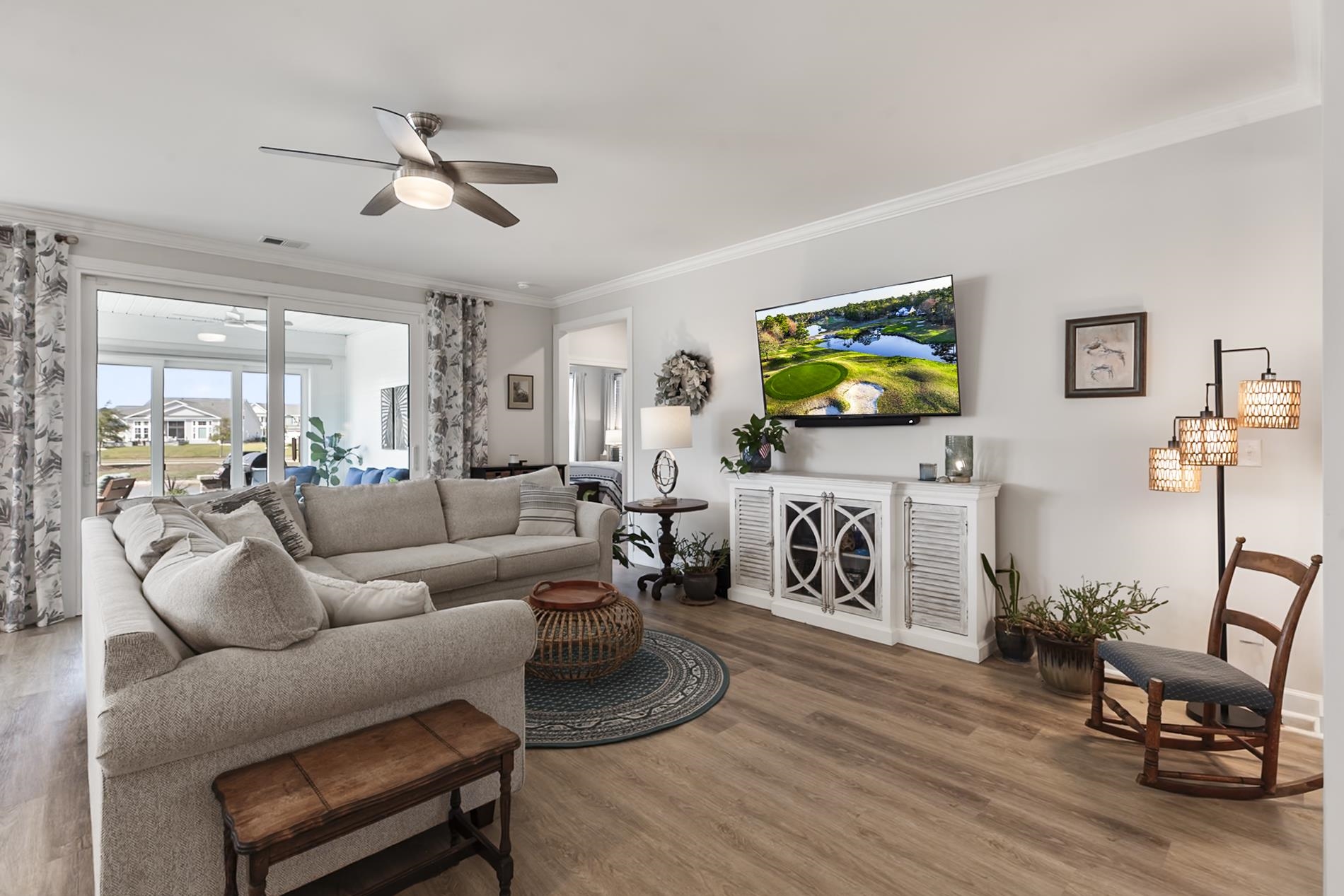 1044 Cascade Loop Property Photo 18