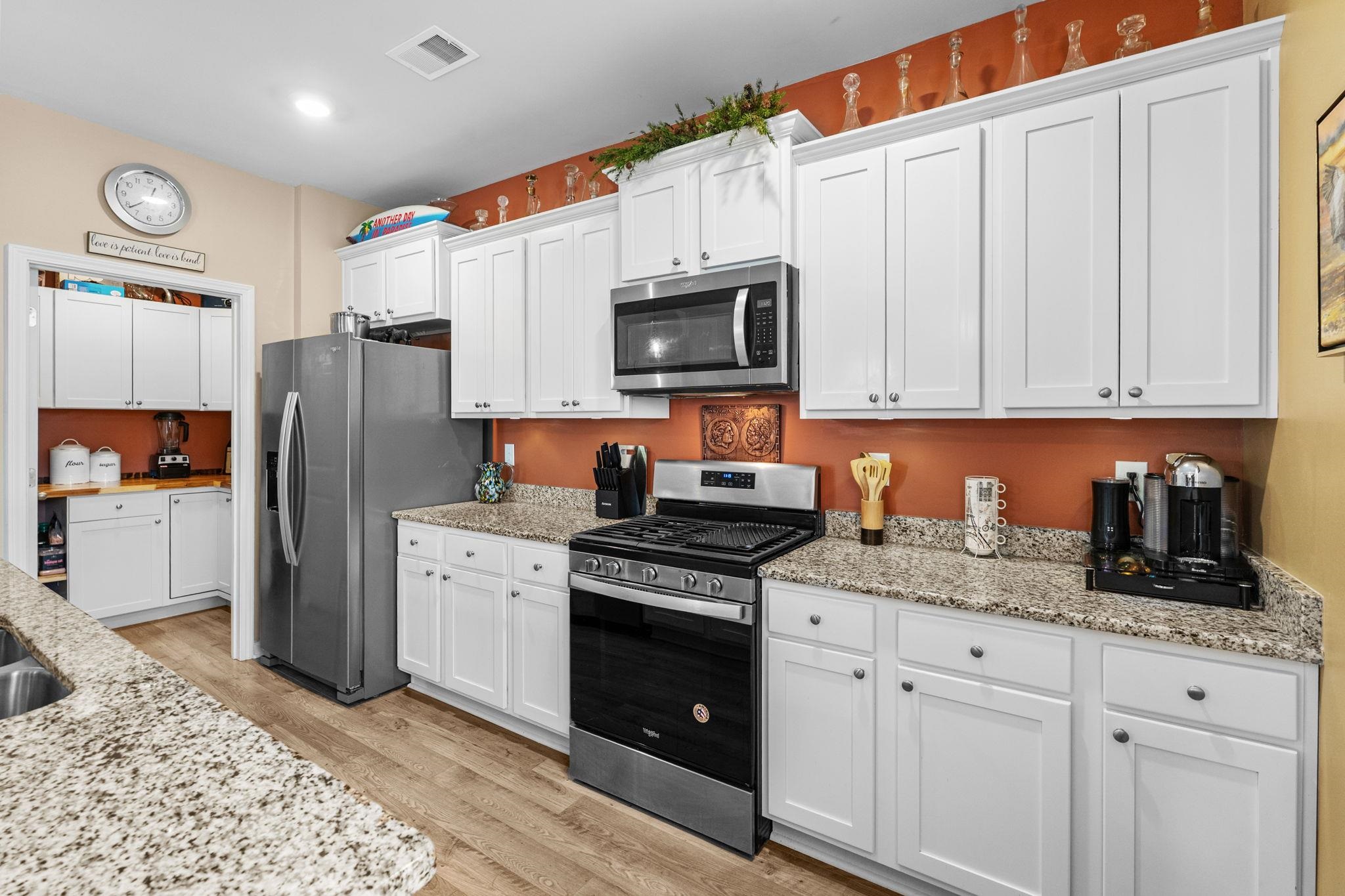 227 Pin Oak Dr. Property Photo 14