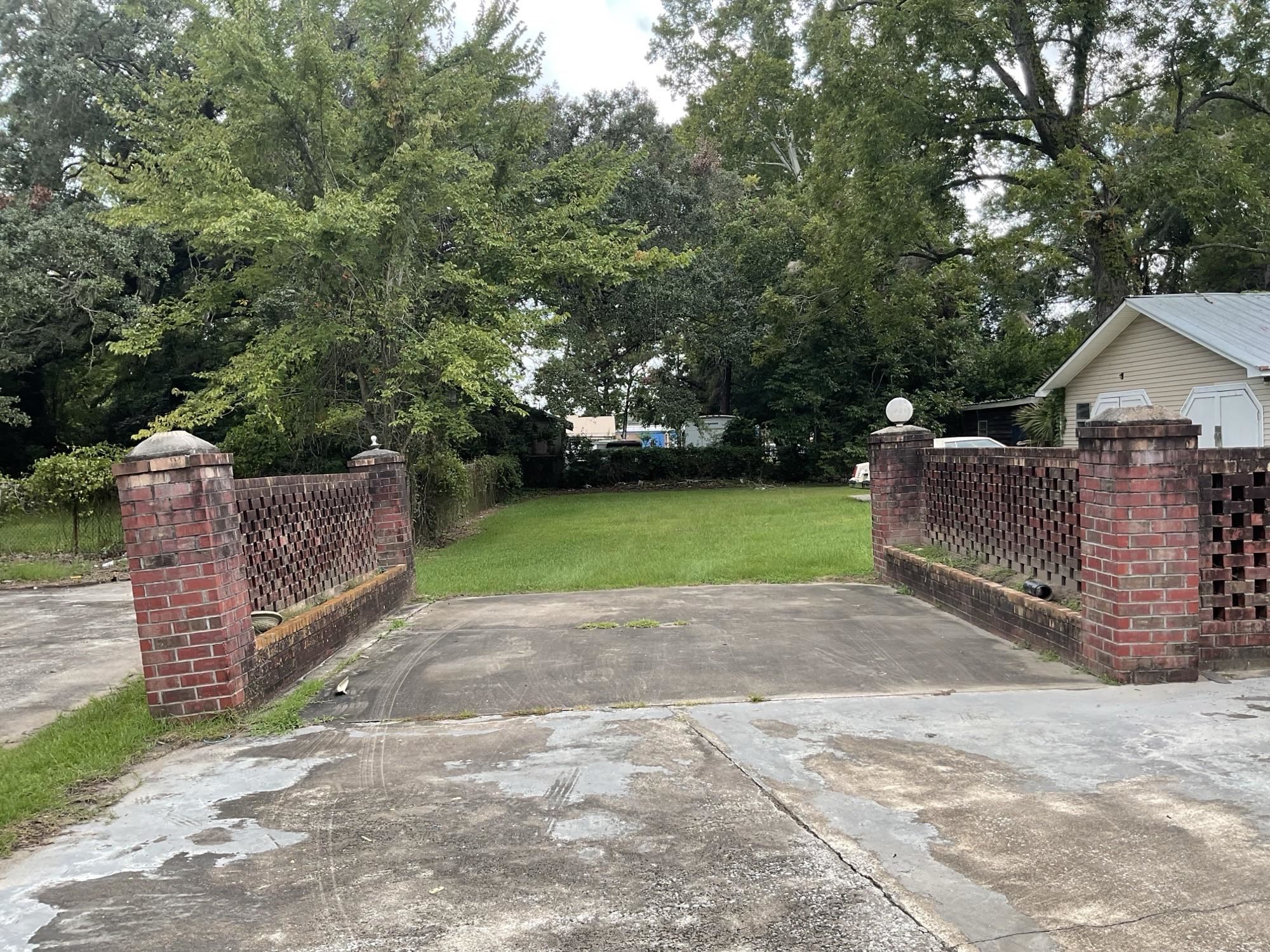 1617 Emanuel St. Property Photo 4