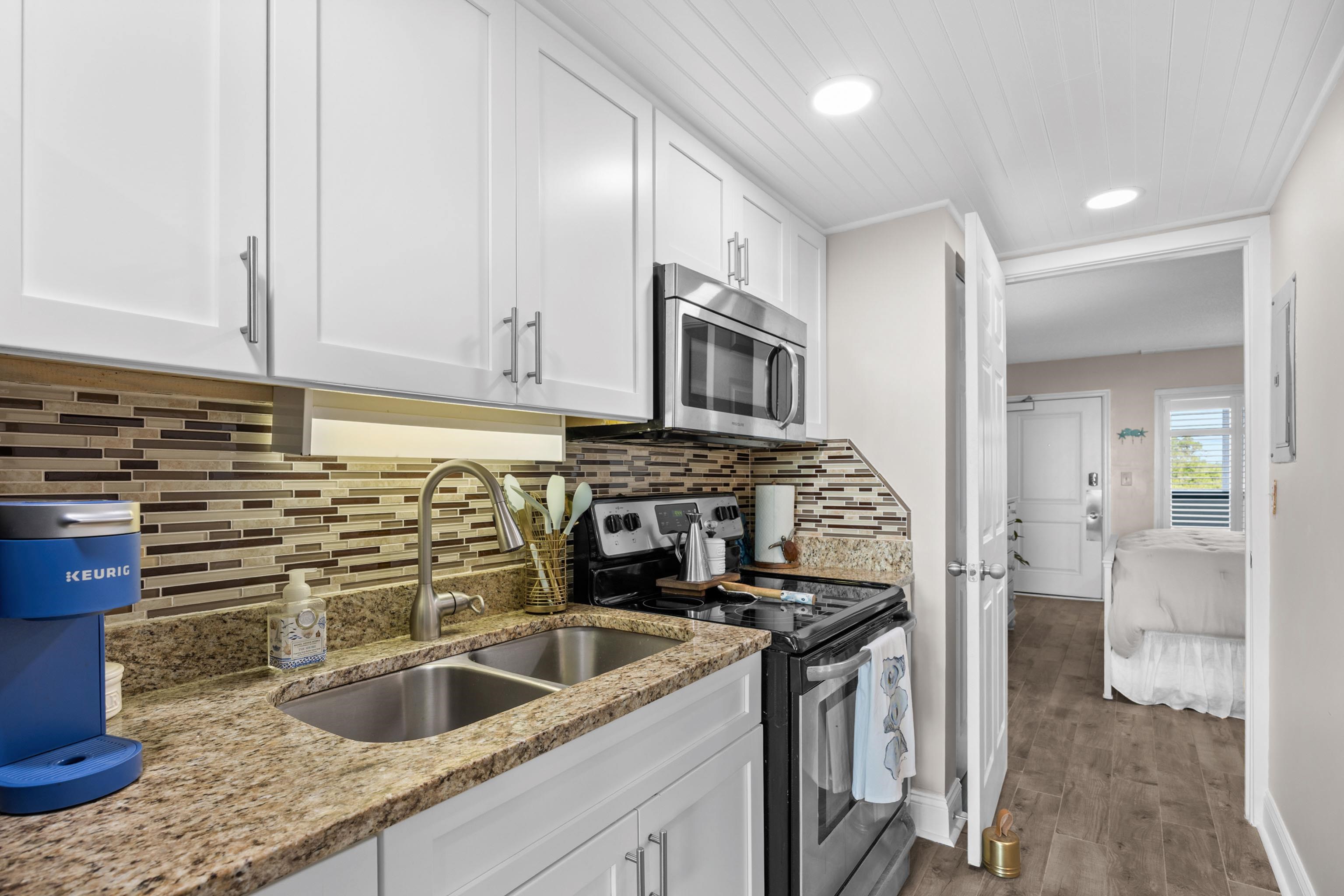 601 Retreat Beach Circle Property Photo 14