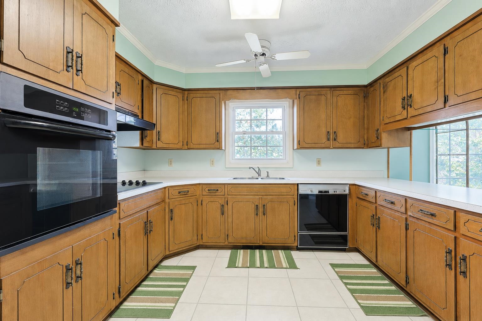 1624 Deer Park Ln. Property Photo 7