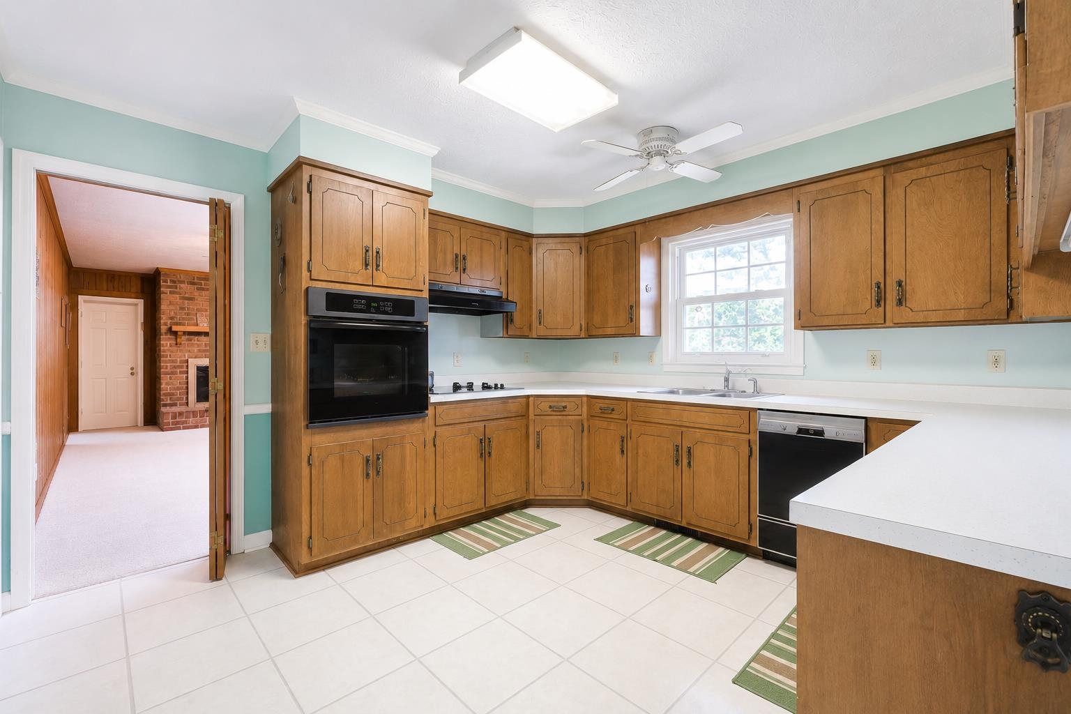 1624 Deer Park Ln. Property Photo 8