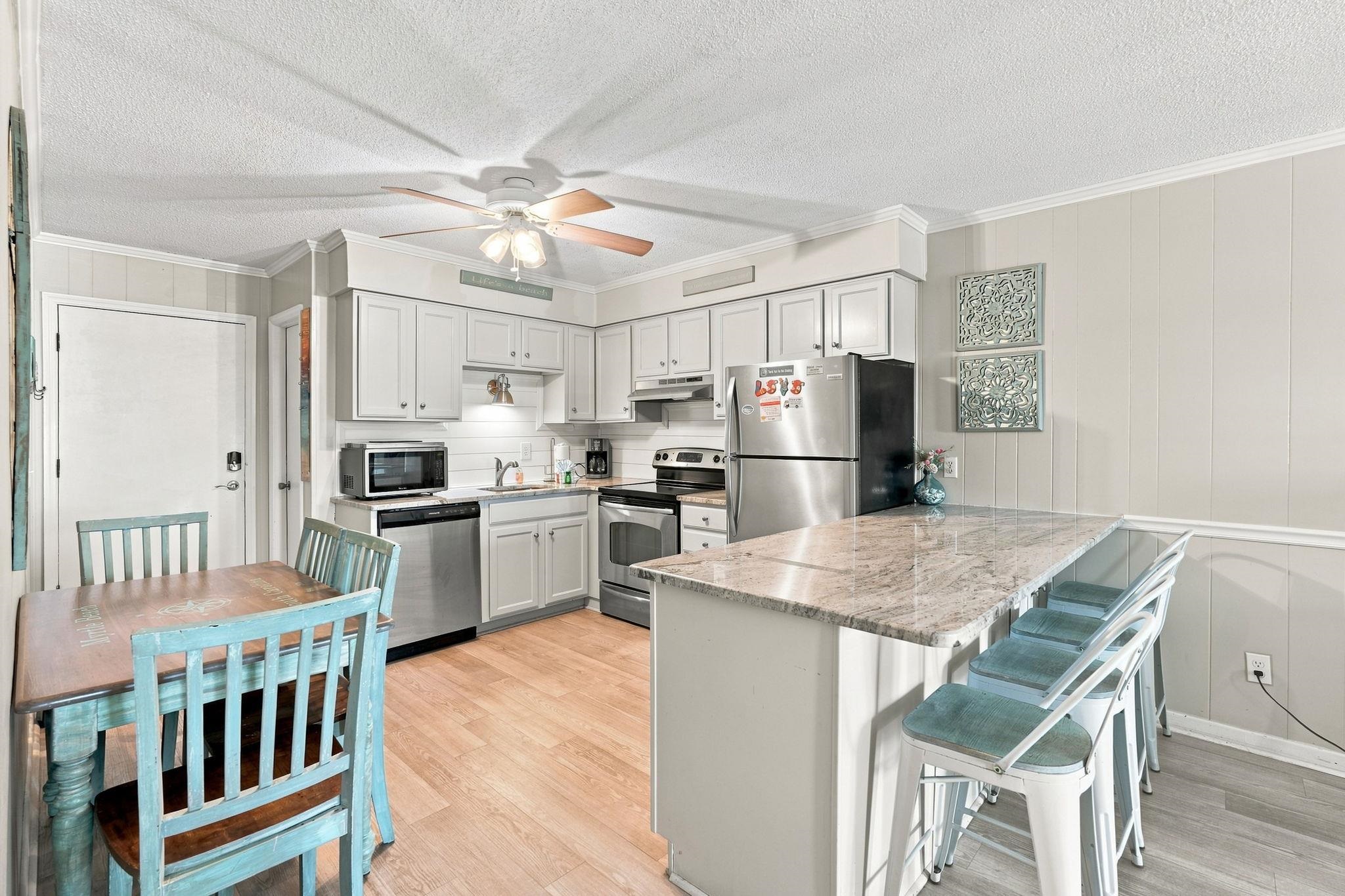 9520 Shore Dr. Property Photo 5