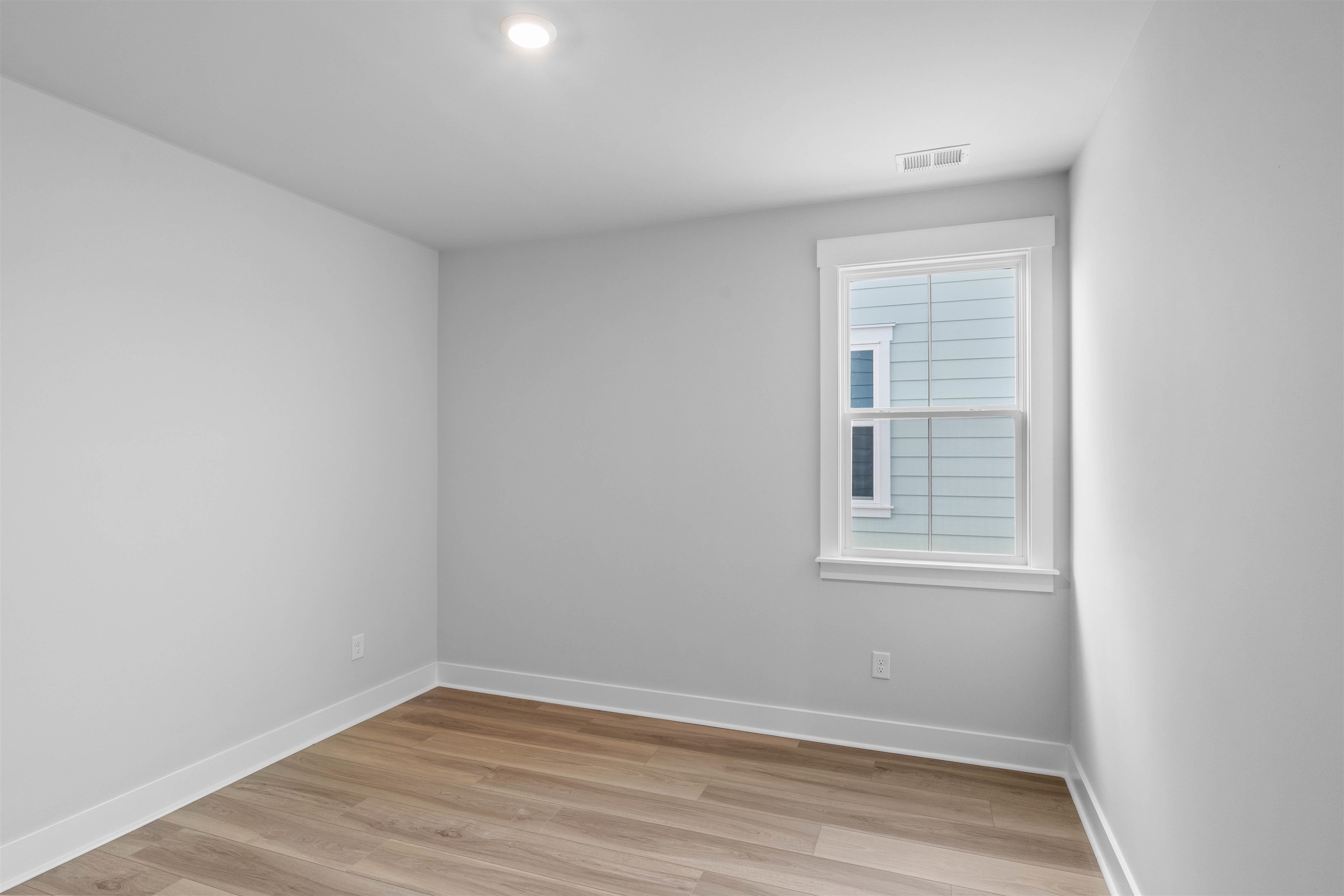 243 Atlantic Breeze St. Property Photo 9