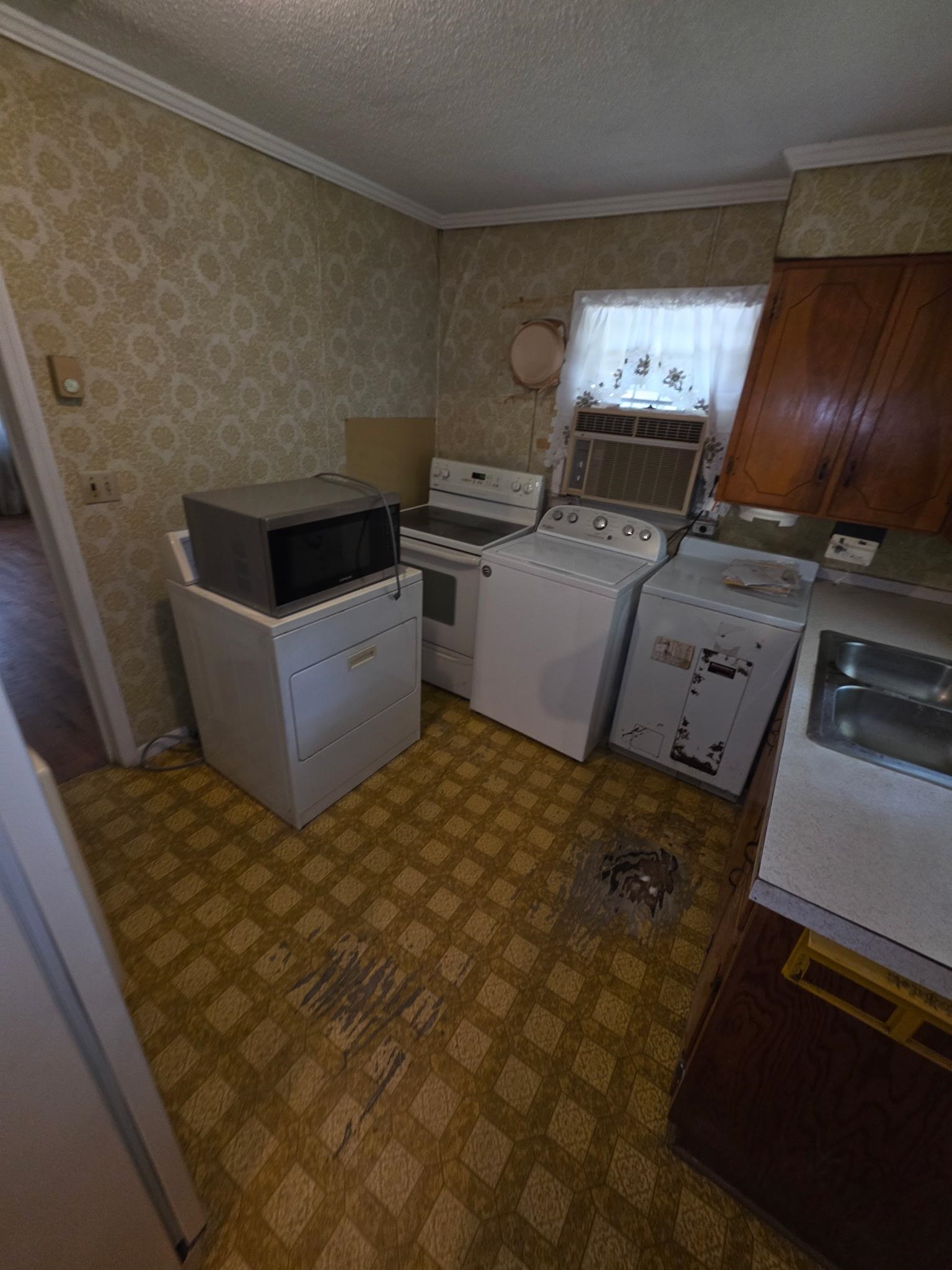 717 Euclid St. Property Photo 8