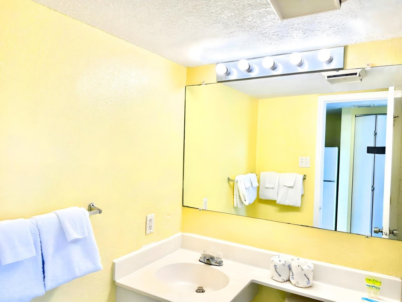 2708 S Ocean Blvd. Property Photo 6