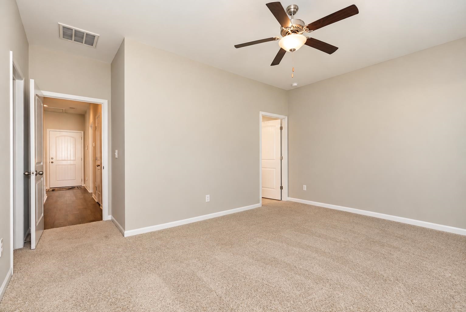 549 Hillsborough Dr. Property Photo 22