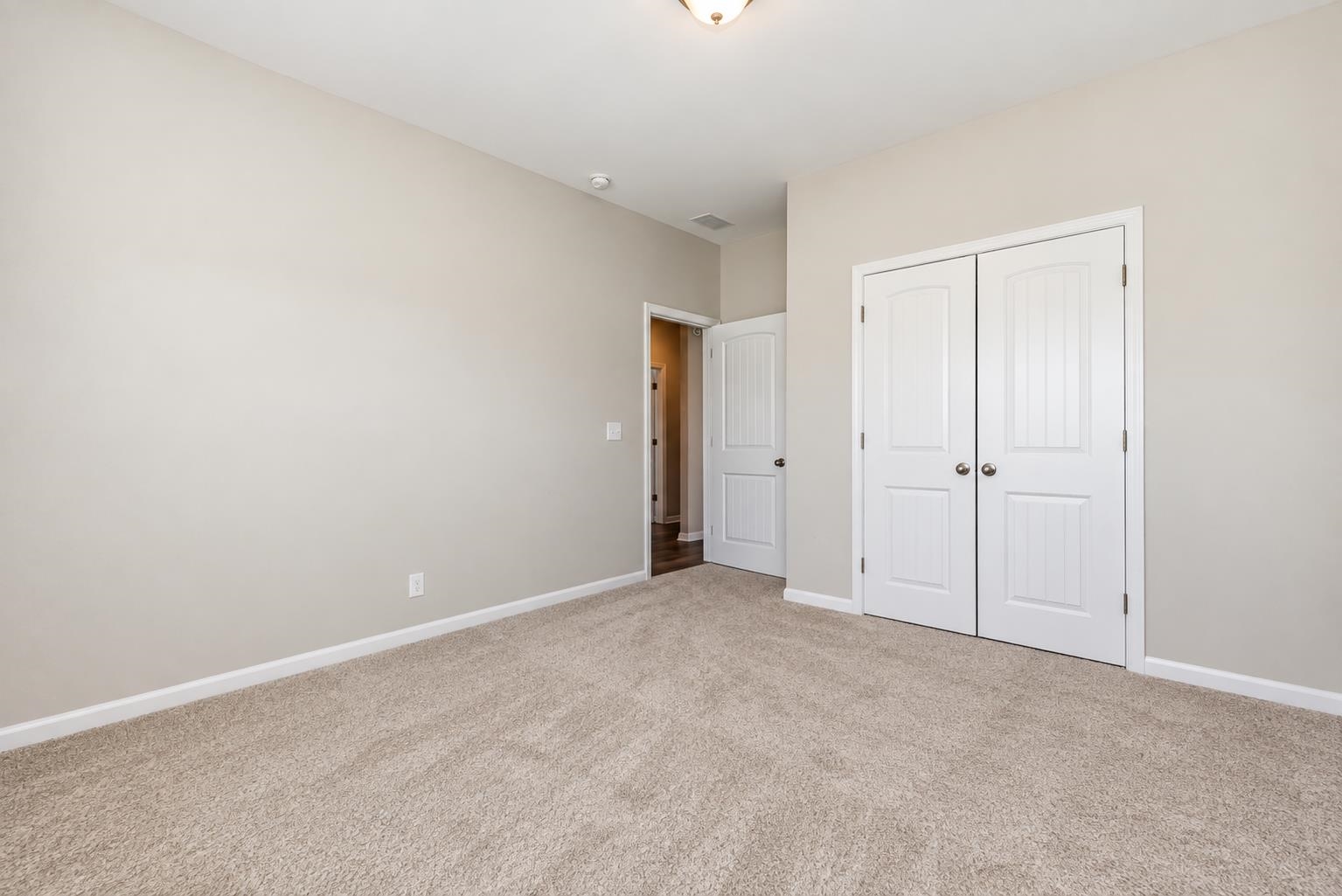 549 Hillsborough Dr. Property Photo 35