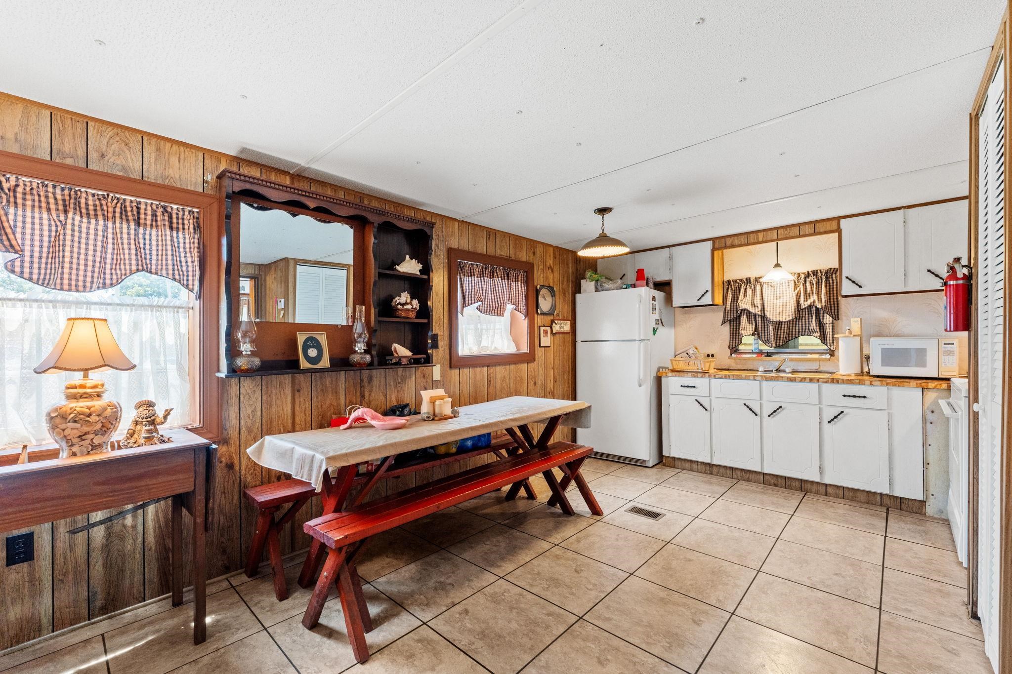 2418 Park St. Property Photo 8