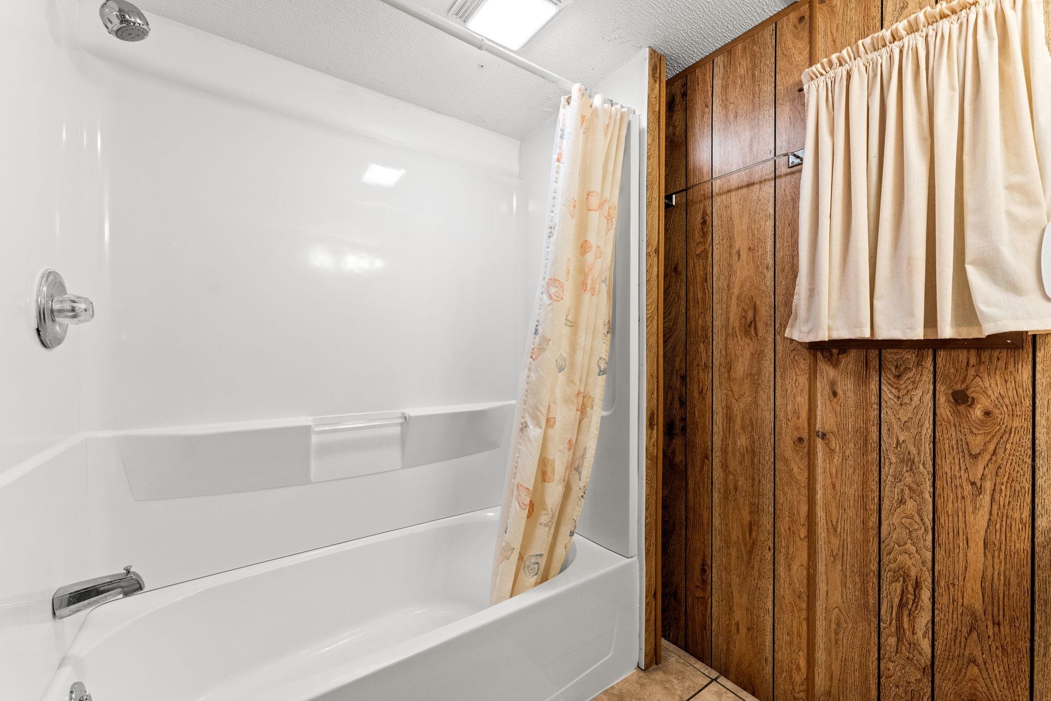 2418 Park St. Property Photo 18
