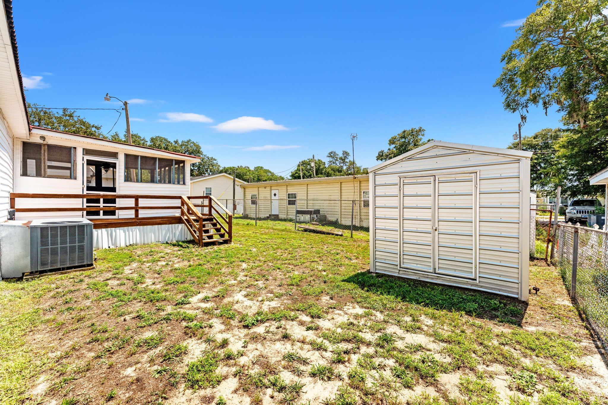 2418 Park St. Property Photo 23