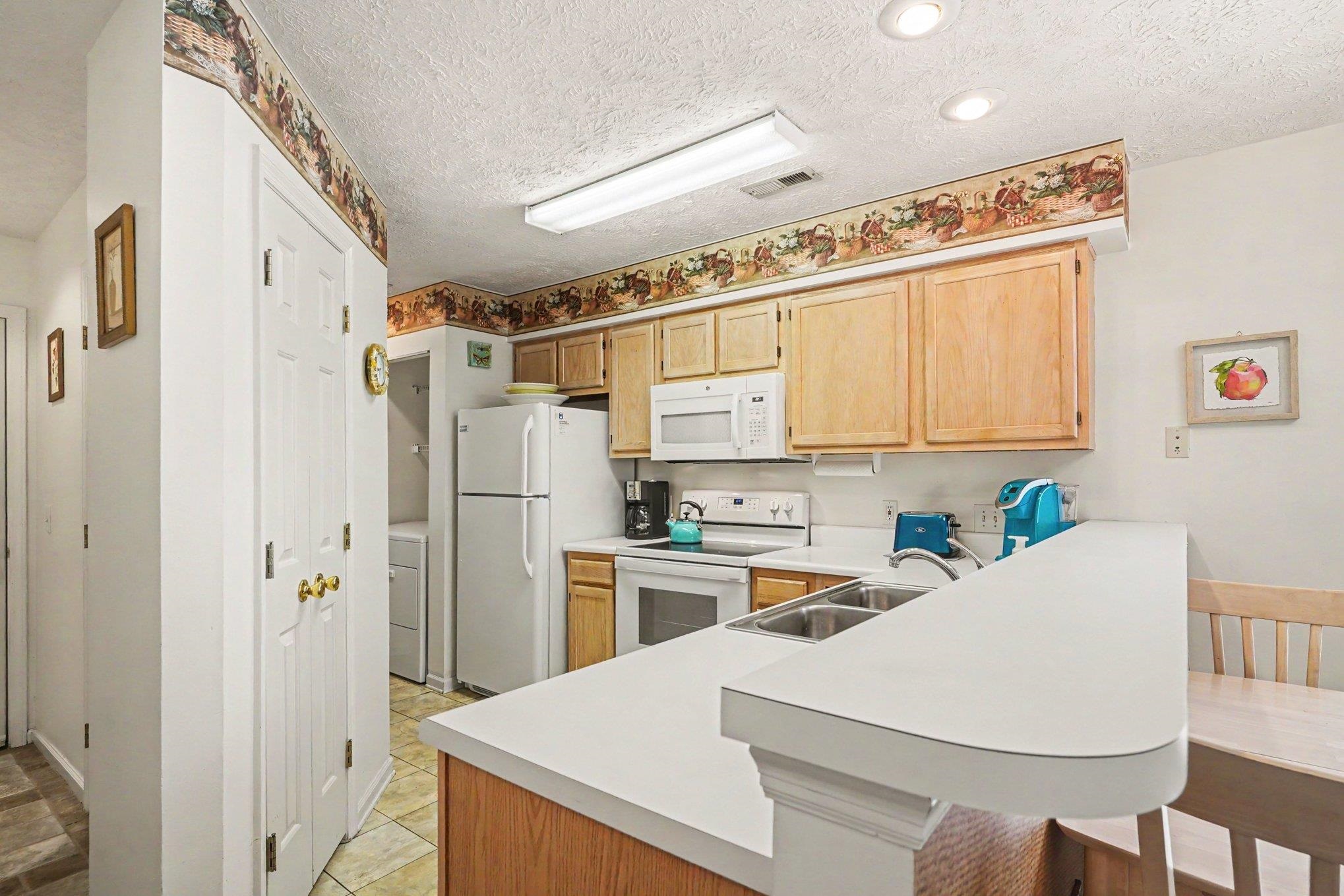 553 White River Dr. Property Photo 10