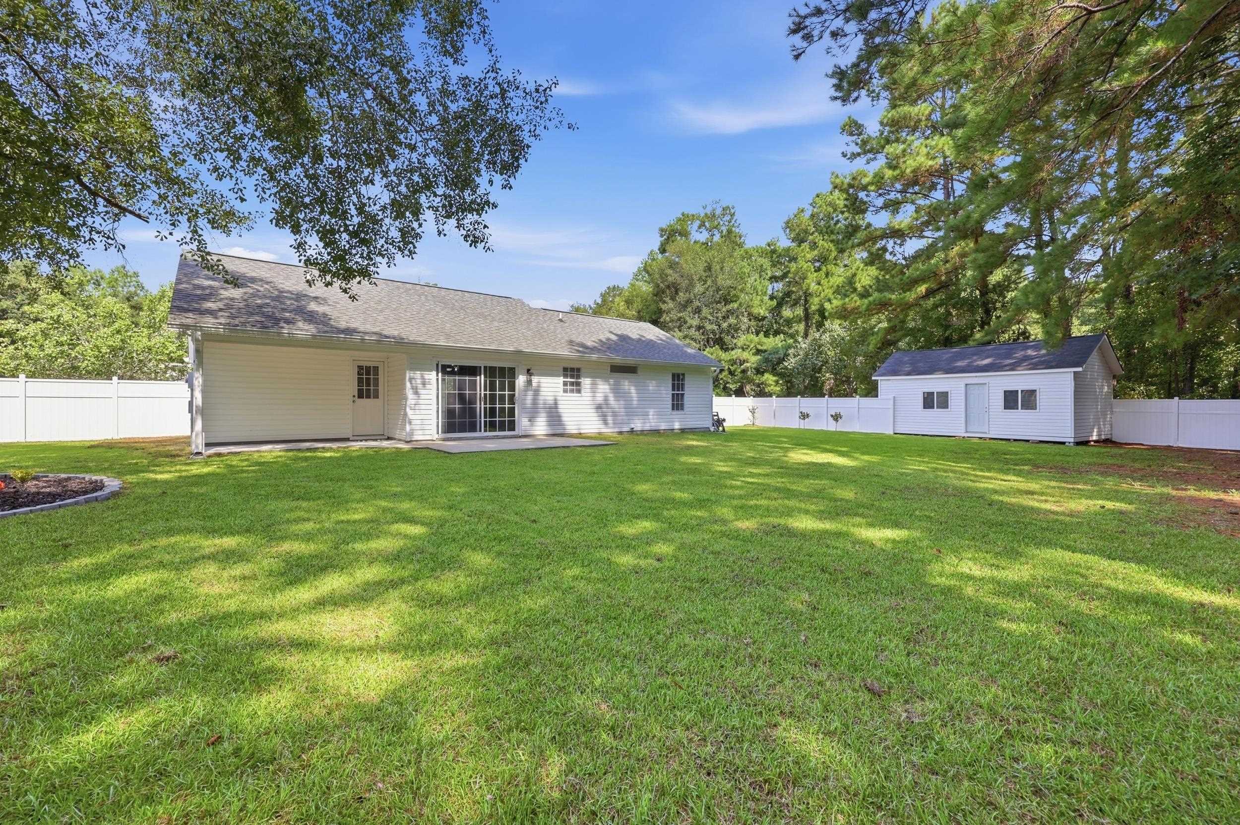 1057 Courtyard Dr. Property Photo 5