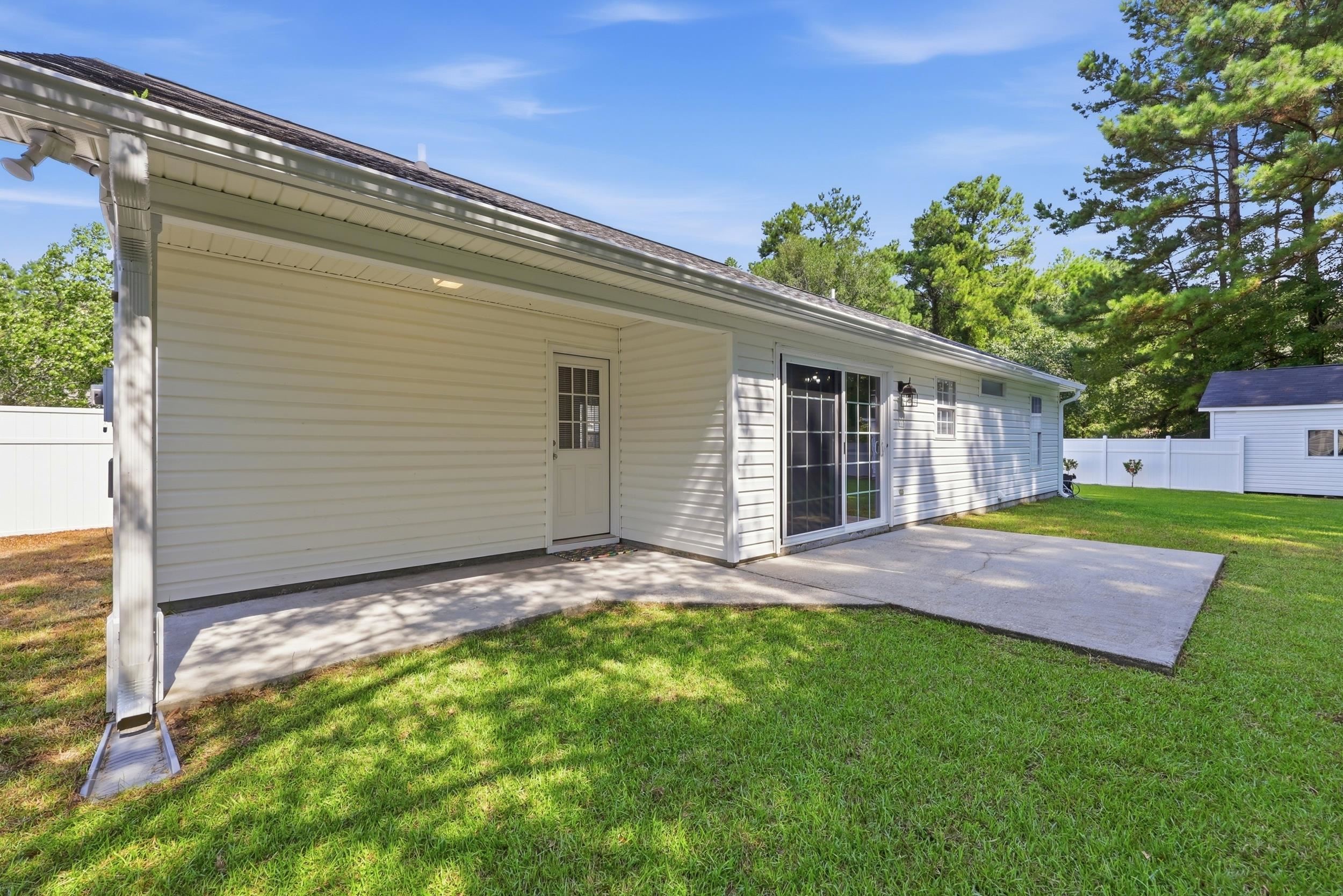 1057 Courtyard Dr. Property Photo 25